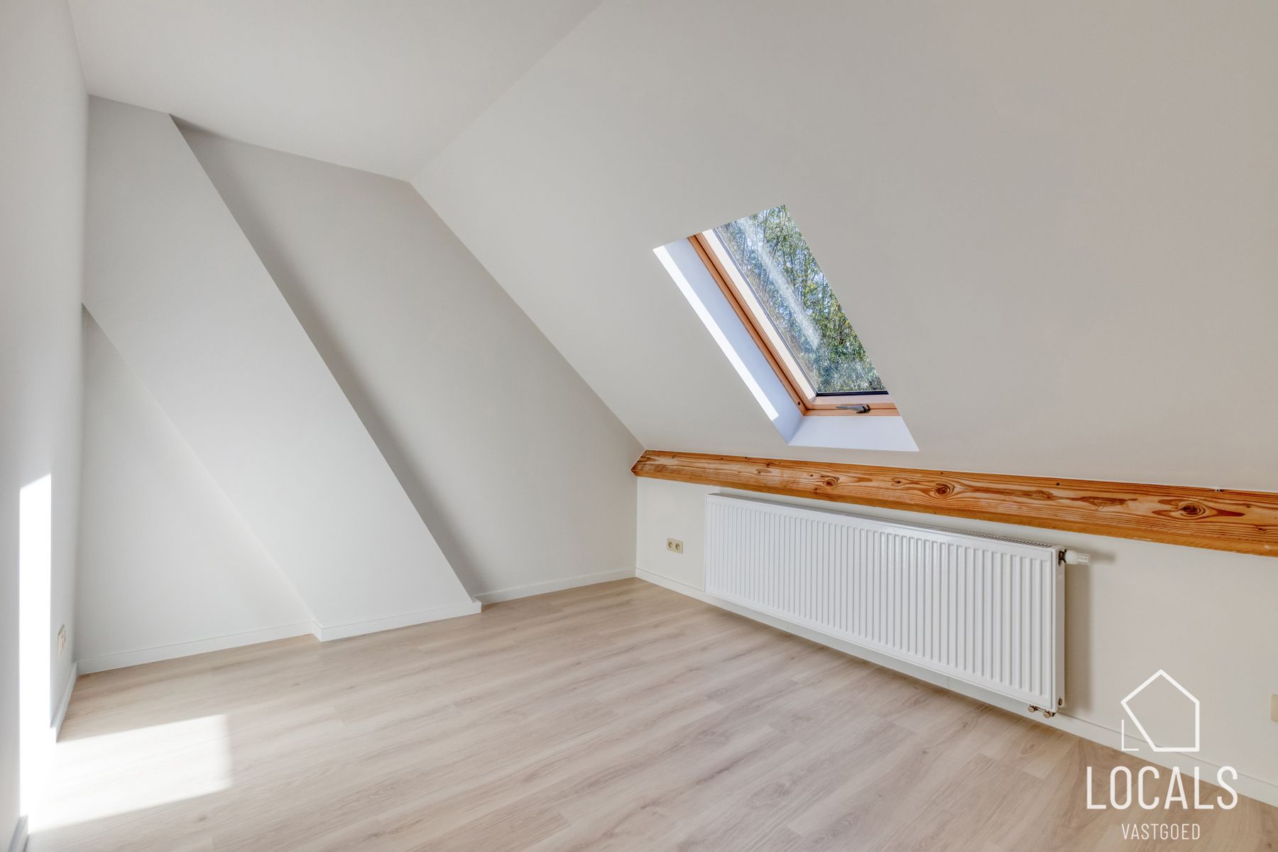 Instapklare parel met grote garage – totaalrenovatie 2024 foto 20