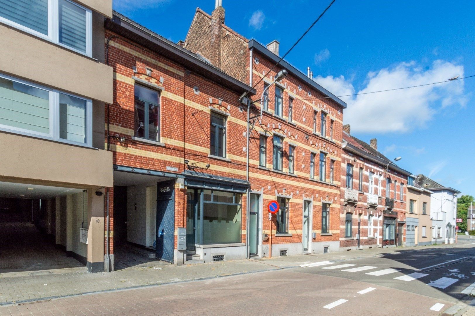 OPBRENGSTEIGENDOM MET 3 APP. + GARAGEBOXEN ! foto 3