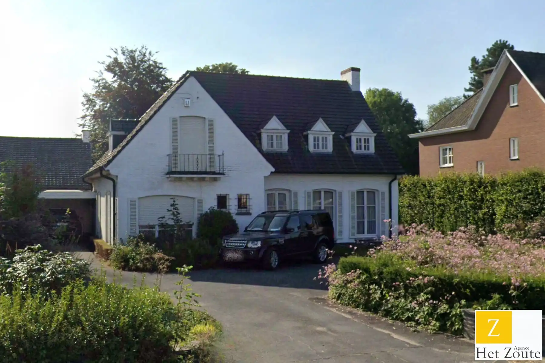 Villa met sted. vergunning tot bouwen van 8 app en 12 stpl foto {{pictureIndex}}