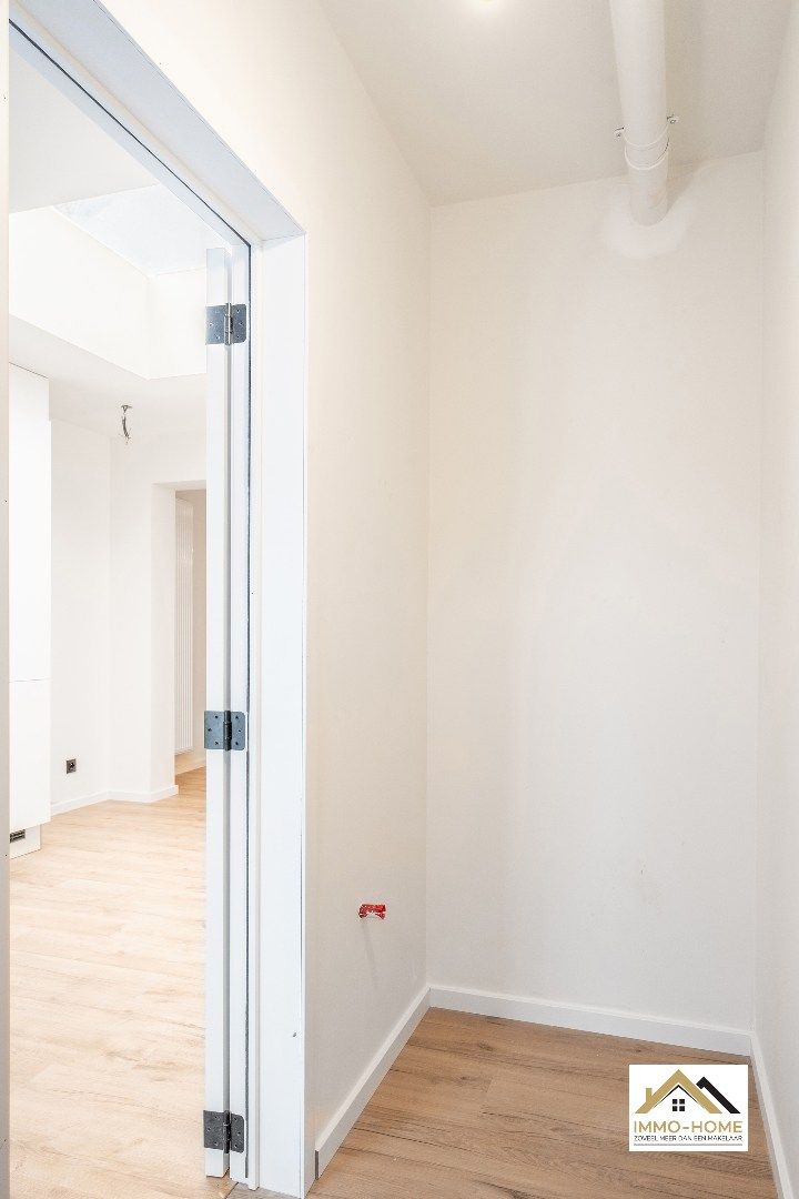 Gerenoveerde woning op topligging foto 23