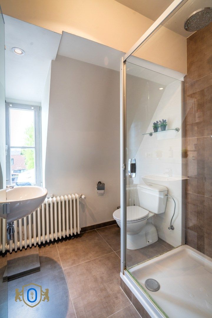Charmante tussenwoning met tuin foto 18