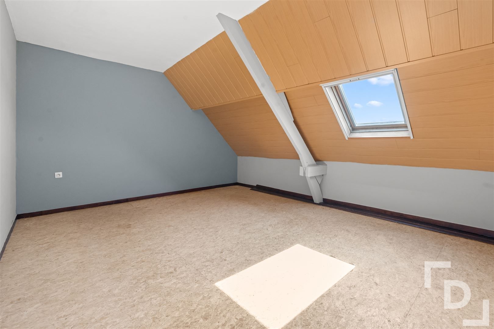 Vrijstaande woning op ruim perceel te koop te Vlamertinge. foto 18