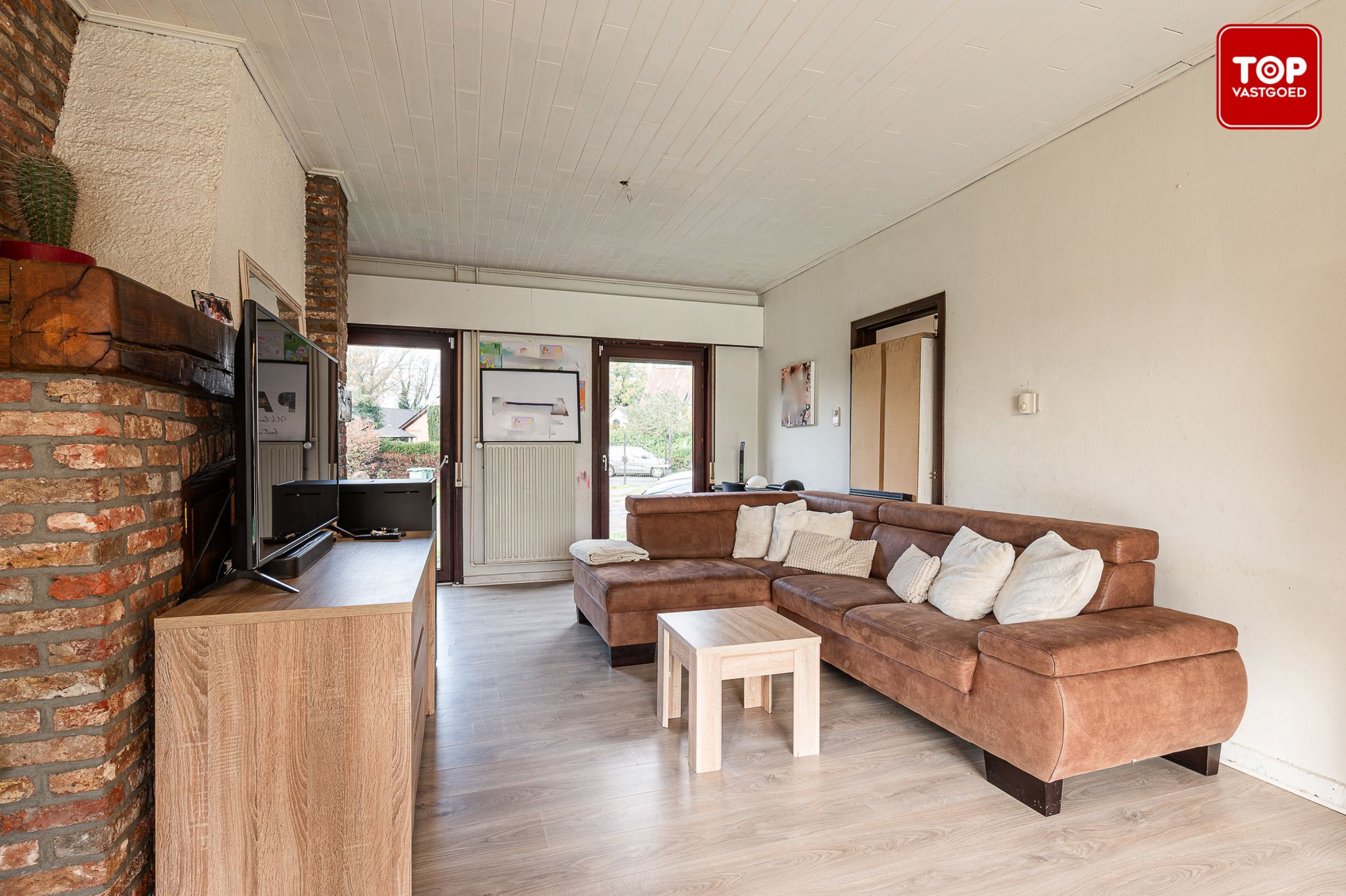 Statige alleenstaande woning met 4 slaapkamers op een perceel van 1591 m² foto 4