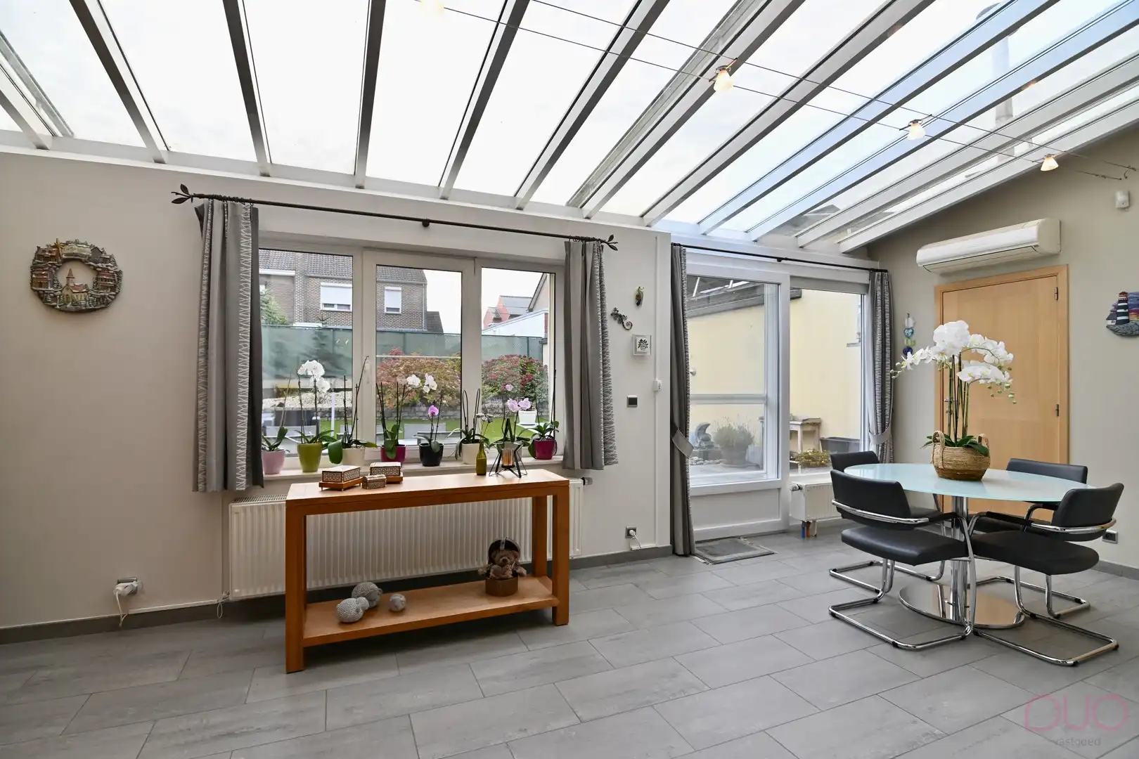 Instapklare halfopen bebouwing met drie slaapkamers, voorzien van alle moderne uitrustingen foto 6