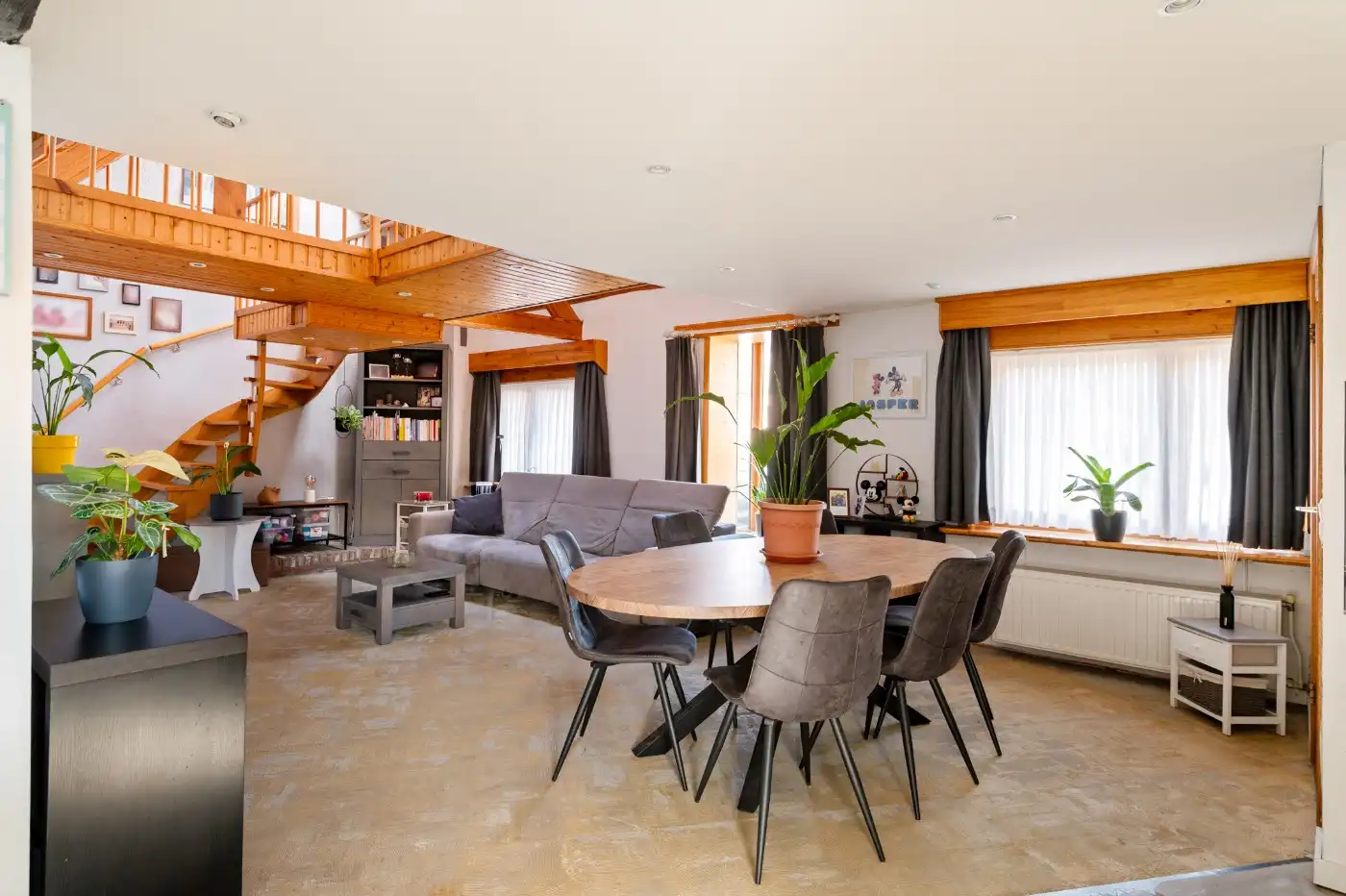 Top gelegen, charmante, vrijstaande woning met 3 slpk. en prachtige zuid-tuin foto 6