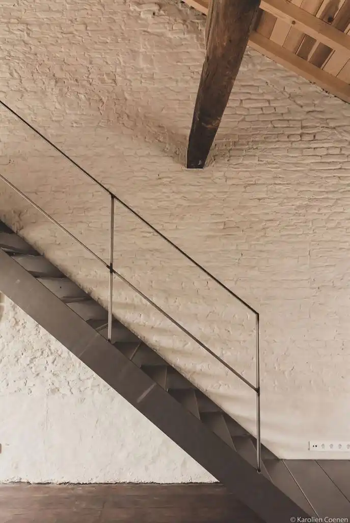 Luxe duplex loft op de tweede verdieping met 2(+1) slaapkamers, ruim terras en optioneel een staanplaats, gelegen in het centrum van Maaseik. foto 8