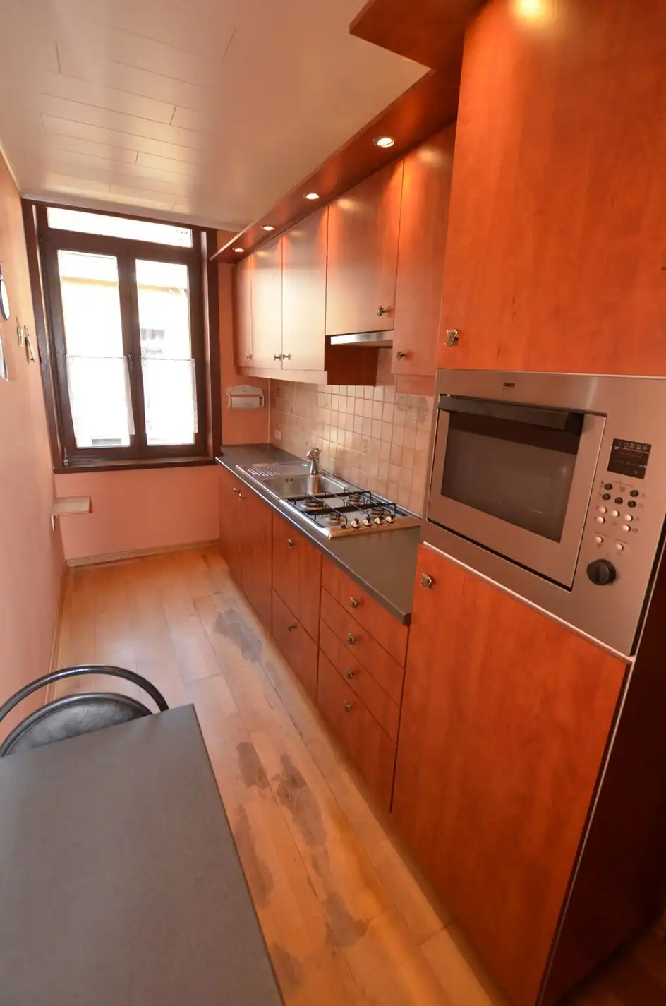 Zeer ruim woonhuis foto 13