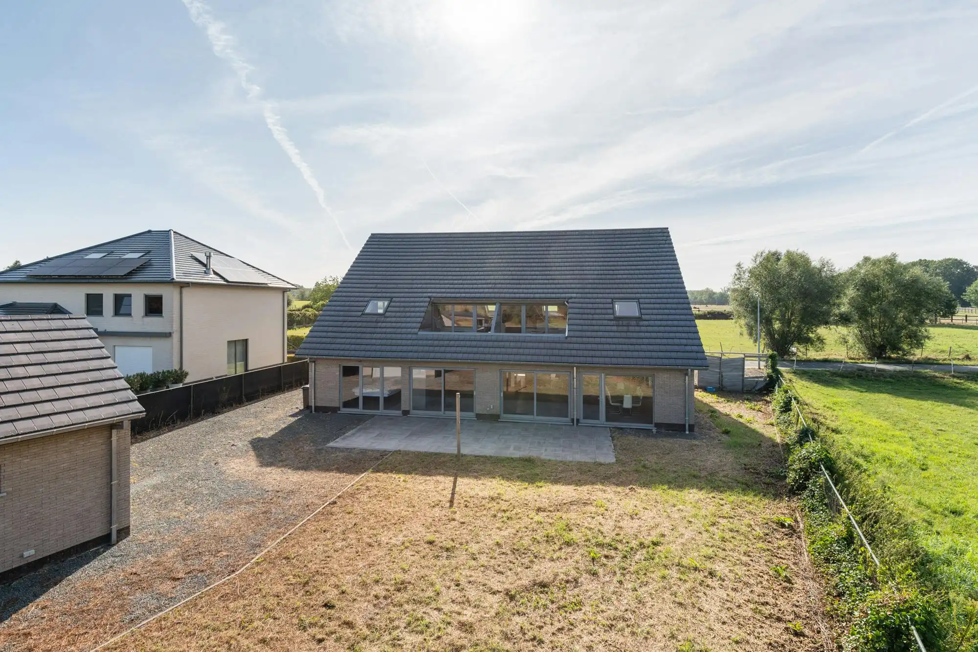 Ruime villa met tuin & 2 garages, ideaal als kangoeroewoning foto 45