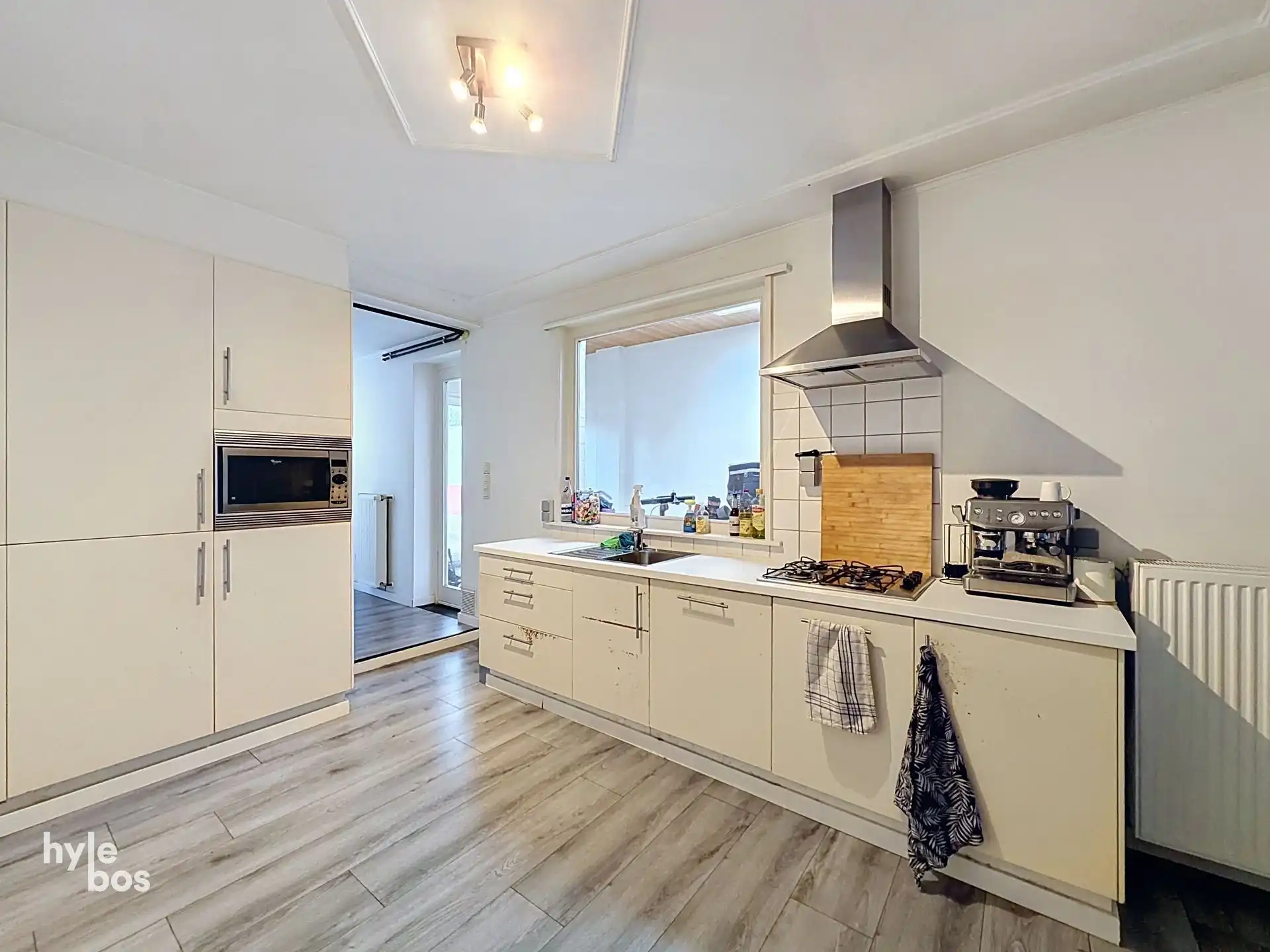 Goed gelegen instapklare woning met twee slaapkamers en mooie tuin foto 7