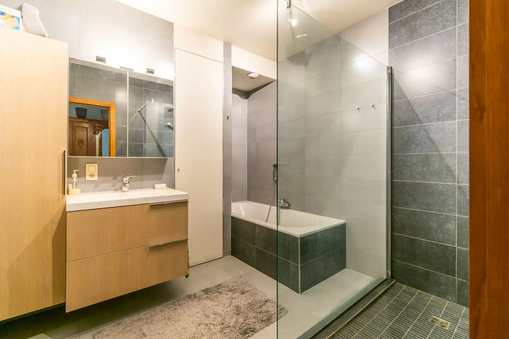 INSTAPKLAAR APP MET 2 SLAAPKAMERS, TERRAS & GARAGE! foto 23