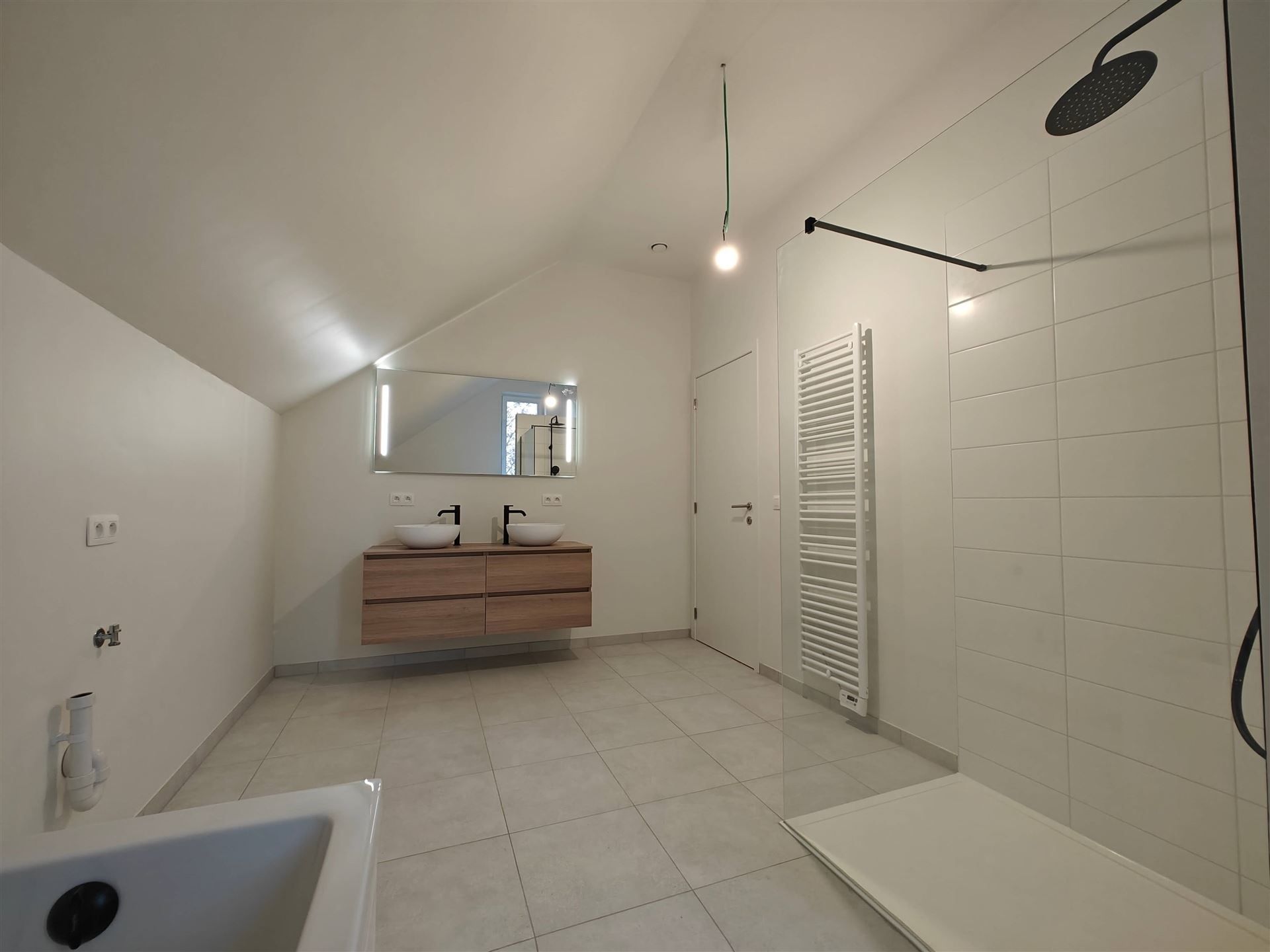 Nieuwbouwwoning te vucht met 3 slaapkamers foto 15