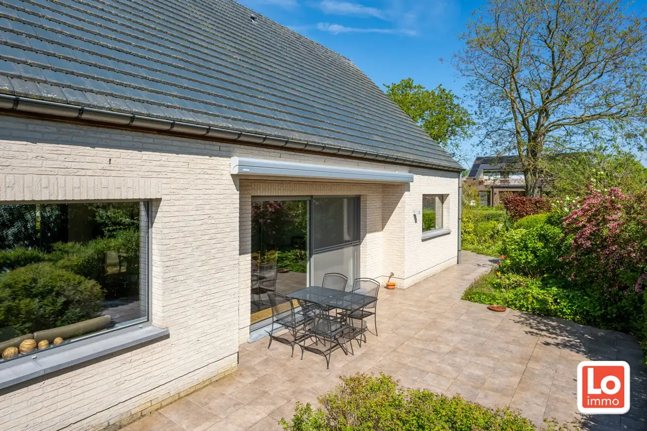 Instap klare open woning met ruime inpandige garage en gezellige tuin op een rustige locatie en toch nabij het centrum van Lochristi! foto 33