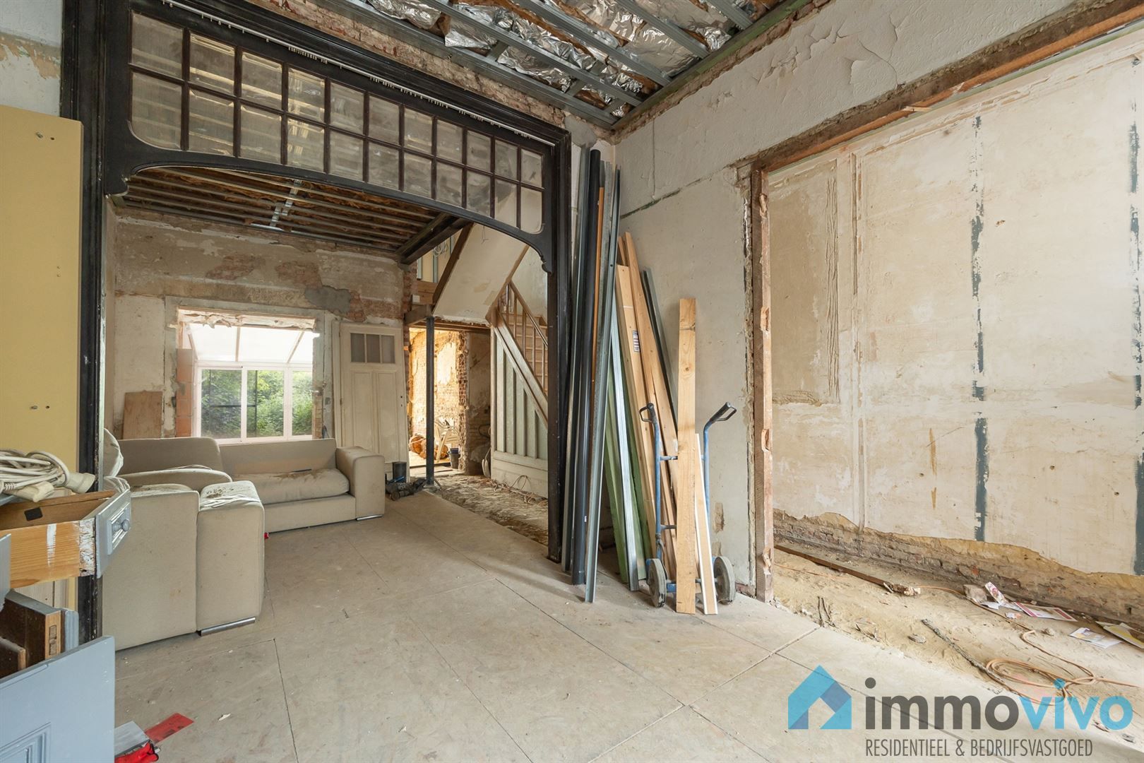 Charmant herenhuis met tuin in verder af te werken toestand foto 3