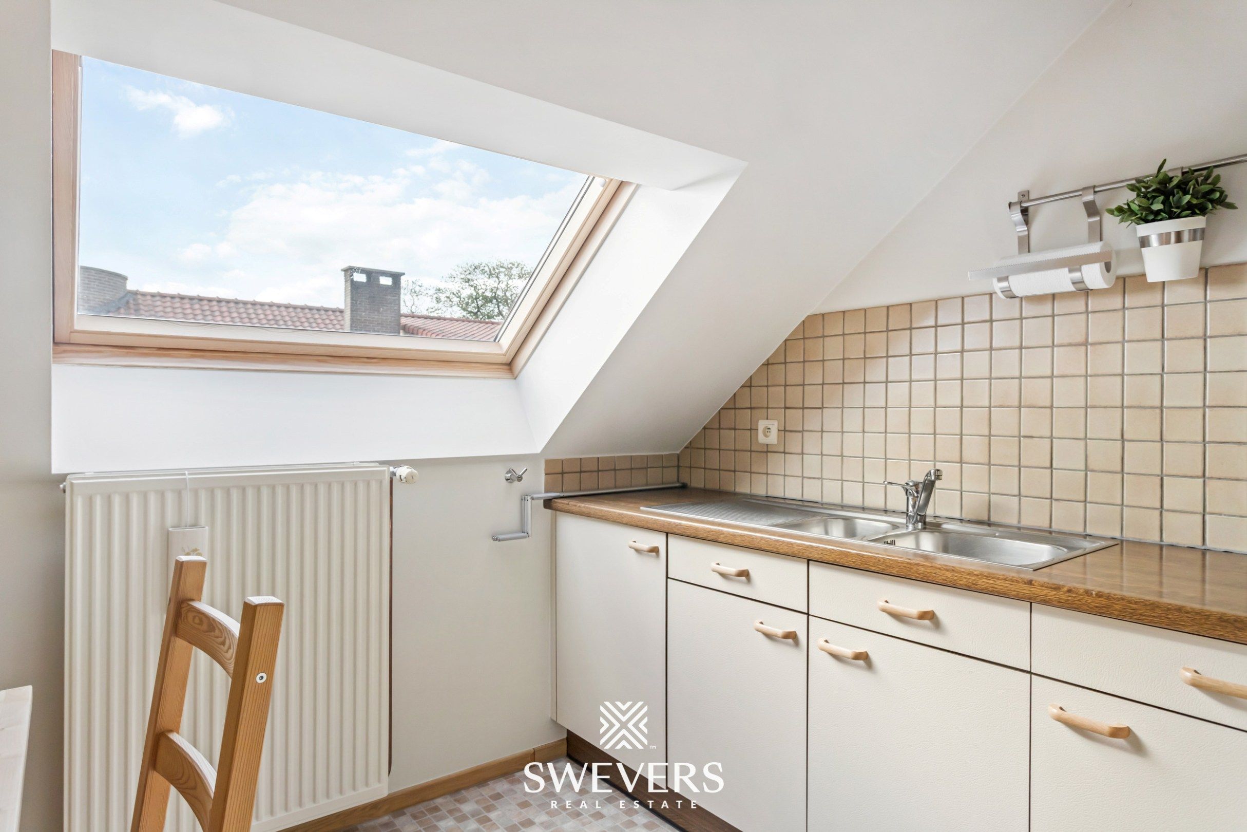 Ruime instapklare gezinswoning met 4 slaapkamers in rustige straat vlakbij Hasselt foto 22