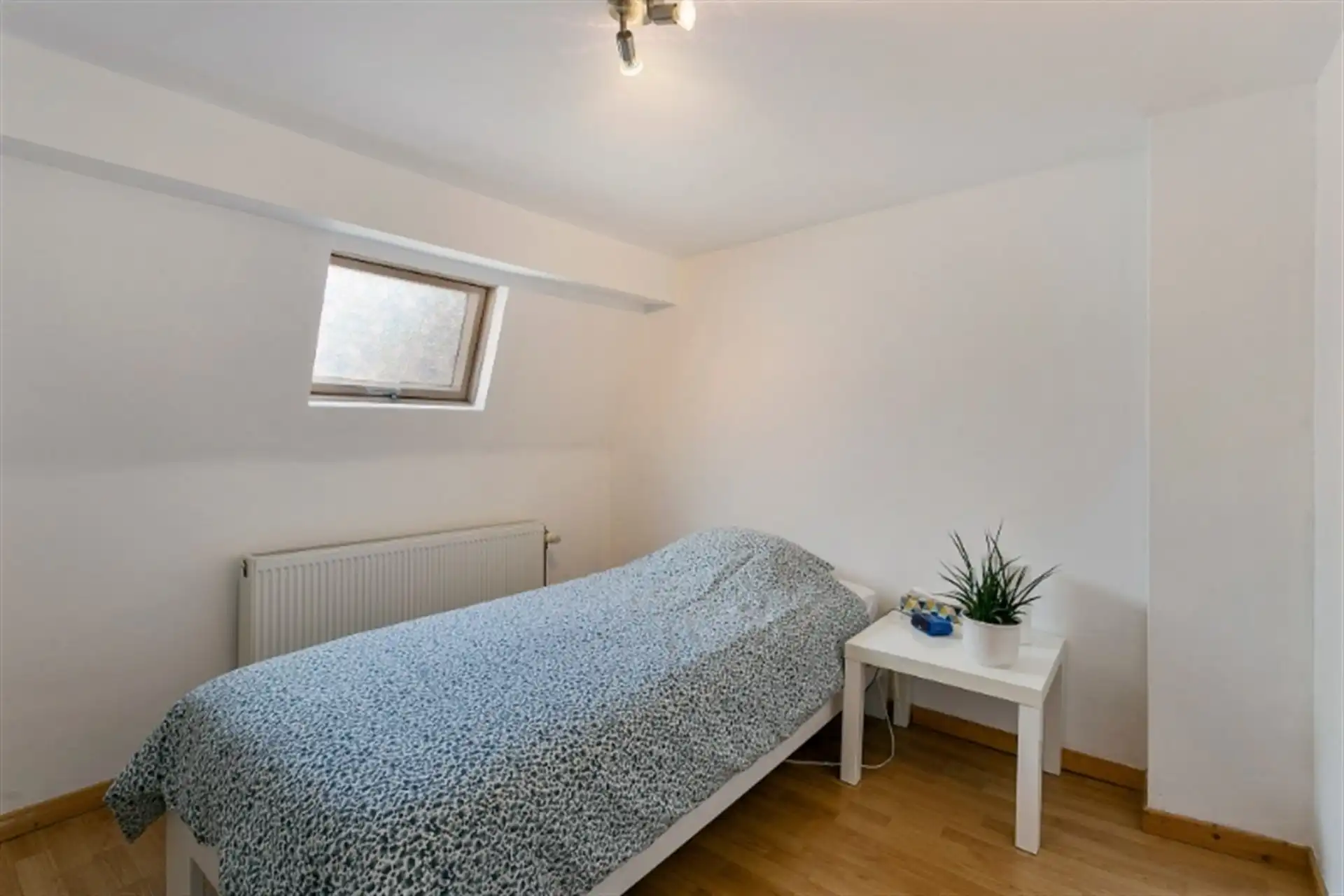Instapklare woning gelegen op wandelafstand van het centrum en stadspark te Aalst. foto 15