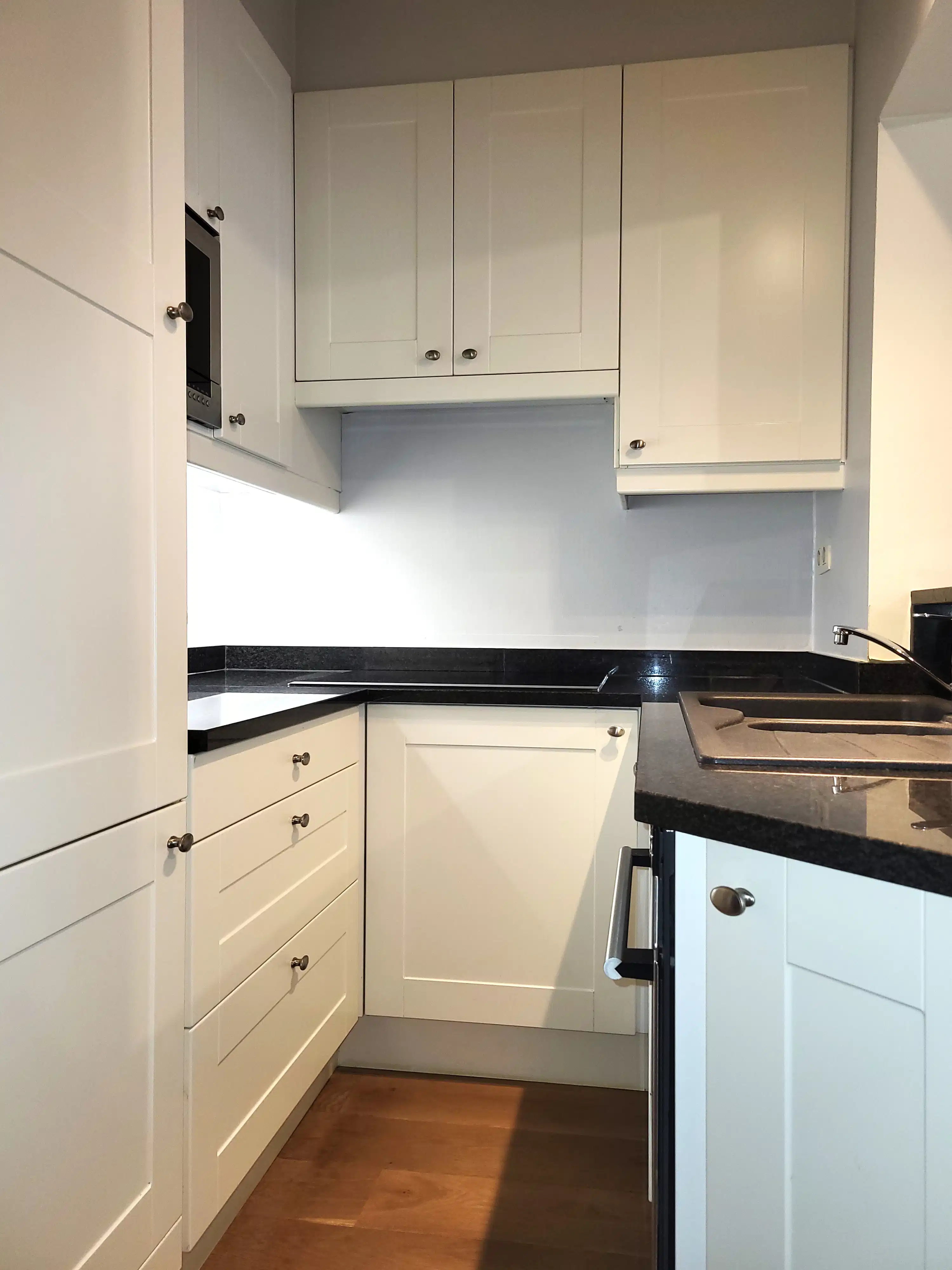 Dit prachtig gerenoveerde appartement uit 2010 is gelegen in het centrum van Zottegem, op de eerste verdieping van een verzorgd gebouw met lift.  foto 11