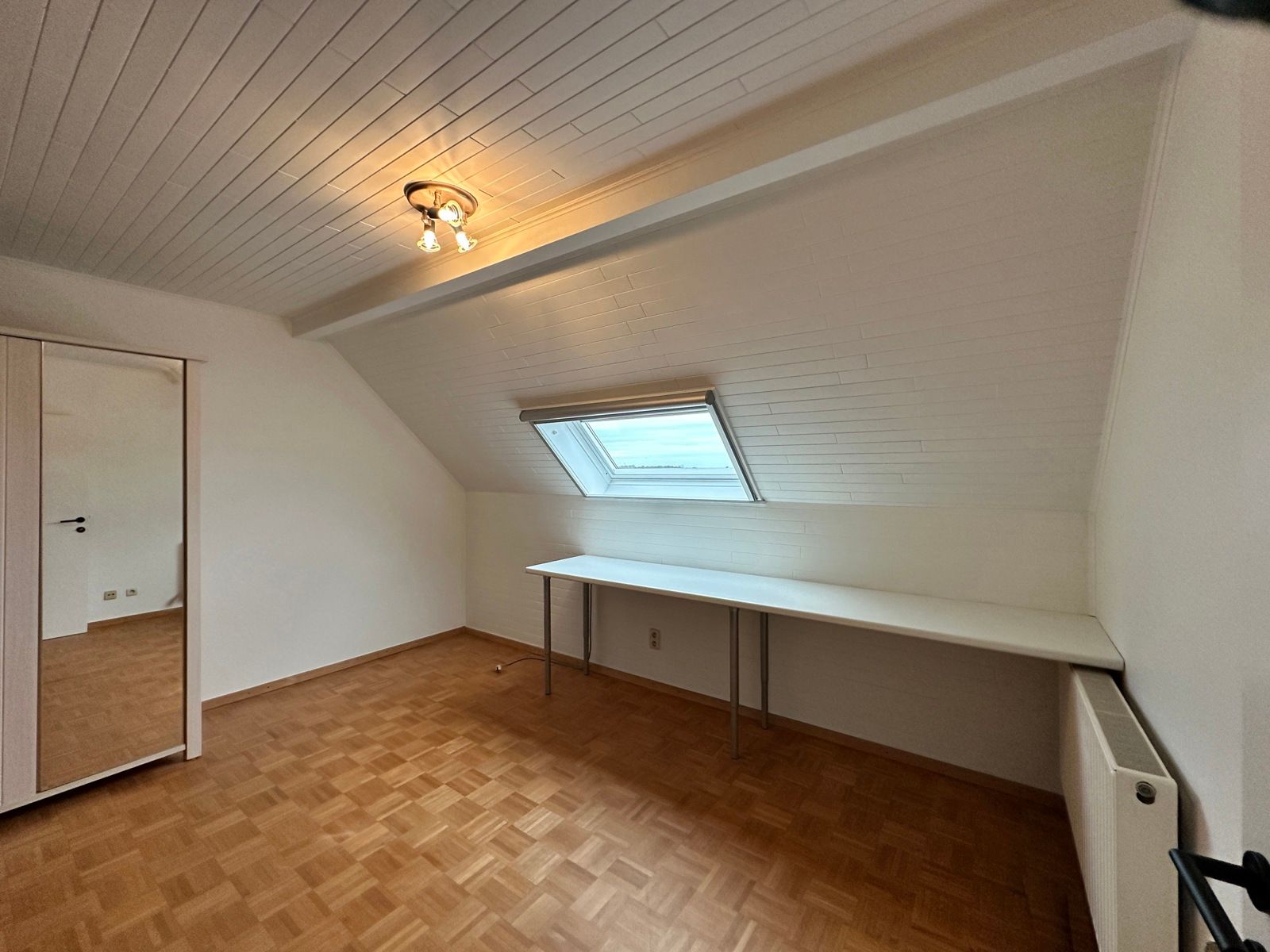 Gerenoveerde instapklare woning met tuin & terras & garages foto 32