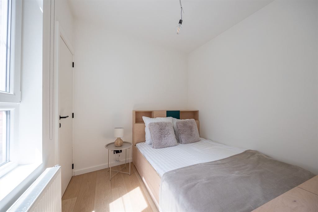 Recent gerenoveerd, lichtrijk appartement foto 11