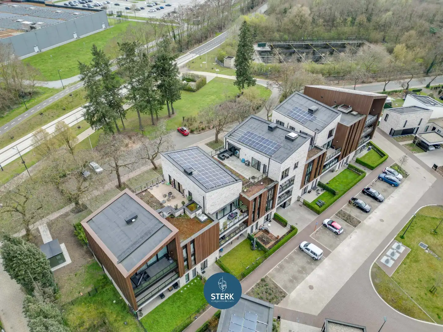 EXCLUSIEF PENTHOUSE OP EEN TOPLOCATIE TE EISDEN-MAASMECHELEN !  foto 4