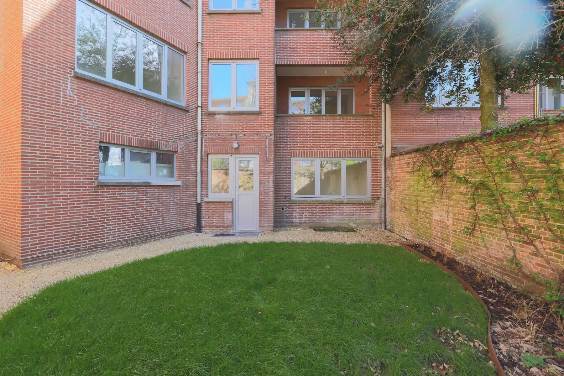Gelijkvloers 3 SLK appartement met tuin en 2 badkamers foto 14
