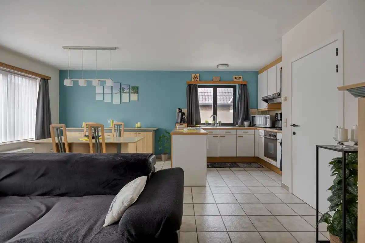 Opbrengsteigendom met 3 appartementen en 7 garages foto 24
