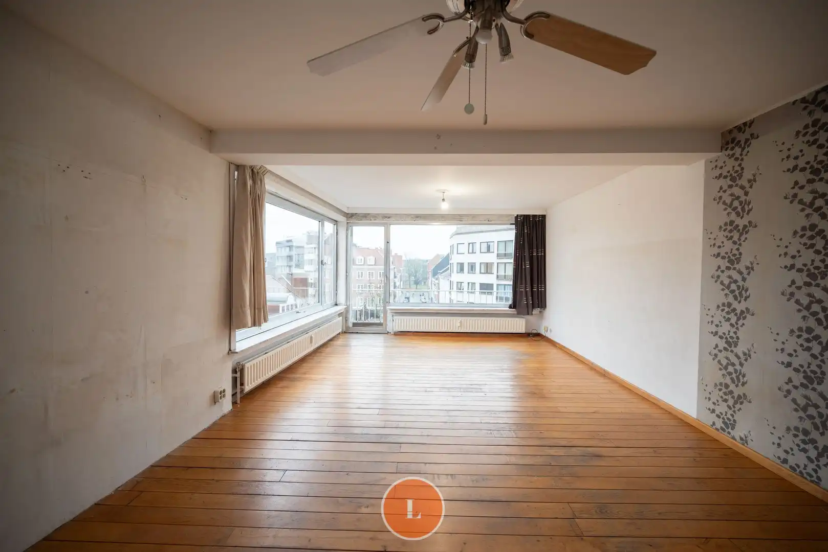 Op te frissen appartement te Kortrijk met 3 slaapkamers. foto 5