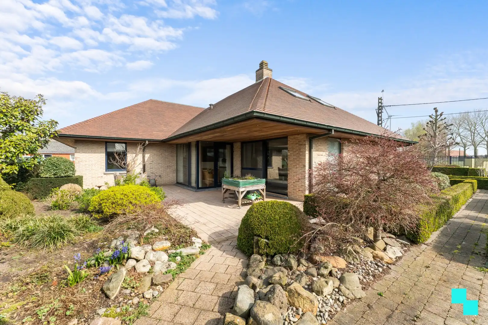 Ruime woning met loods in groene omgeving - Oekene foto 26