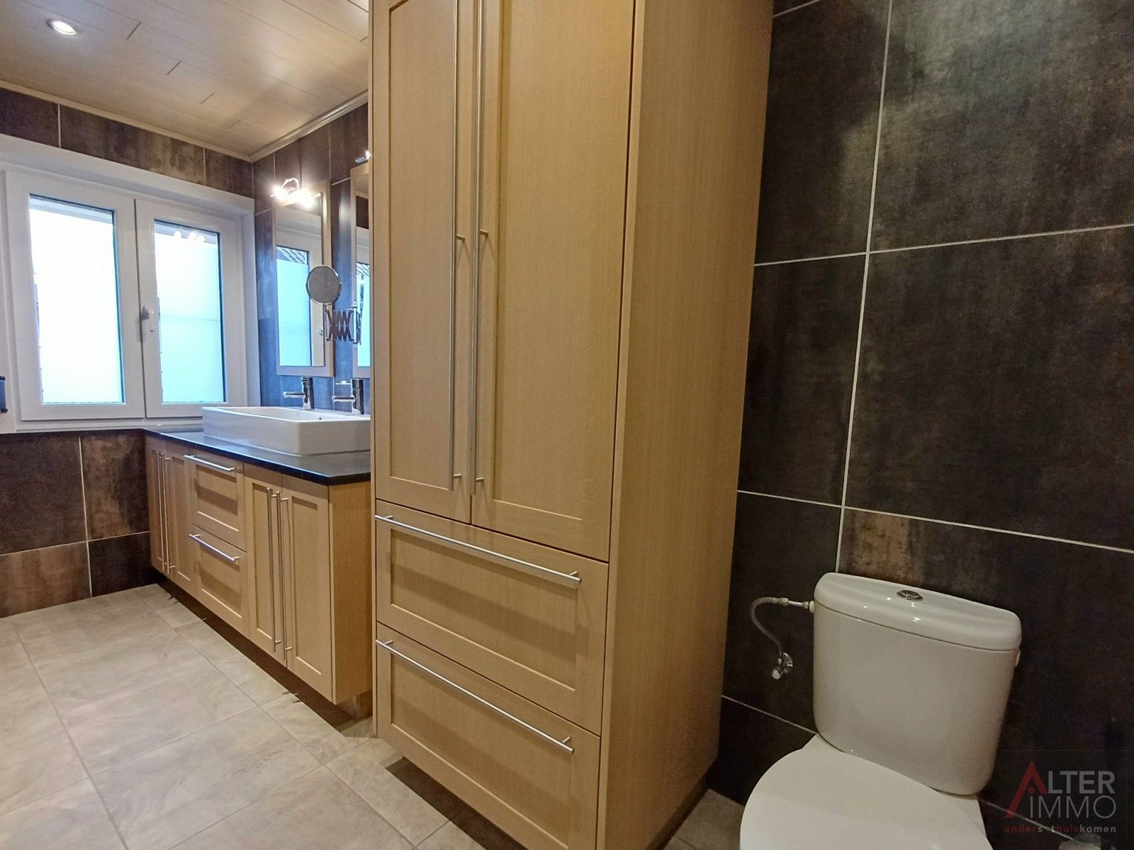 Instapklare woning, 3/4 slpks, ruime zolder en royale garage! foto 14