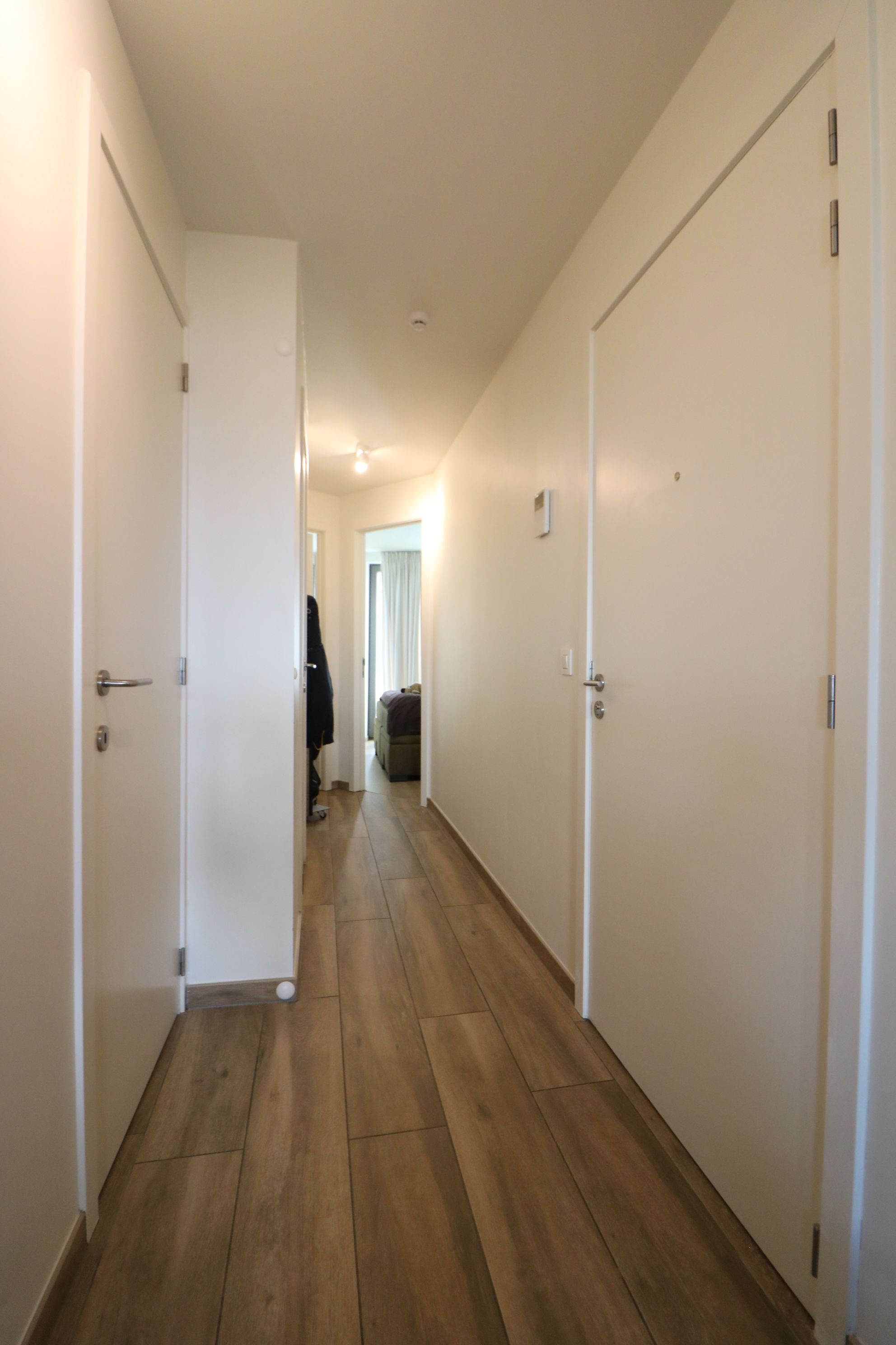 Recent (2020), instapklaar 2-slaapkamerappartement in een aangename buurt.  foto 7