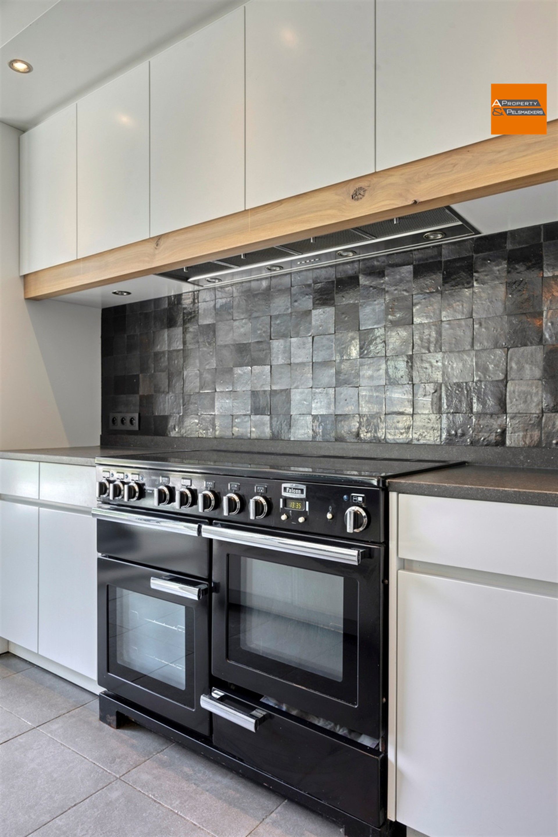 BOD AANVAARD Eigendom met karakter, 4 slpks en prachtige tuin foto 11