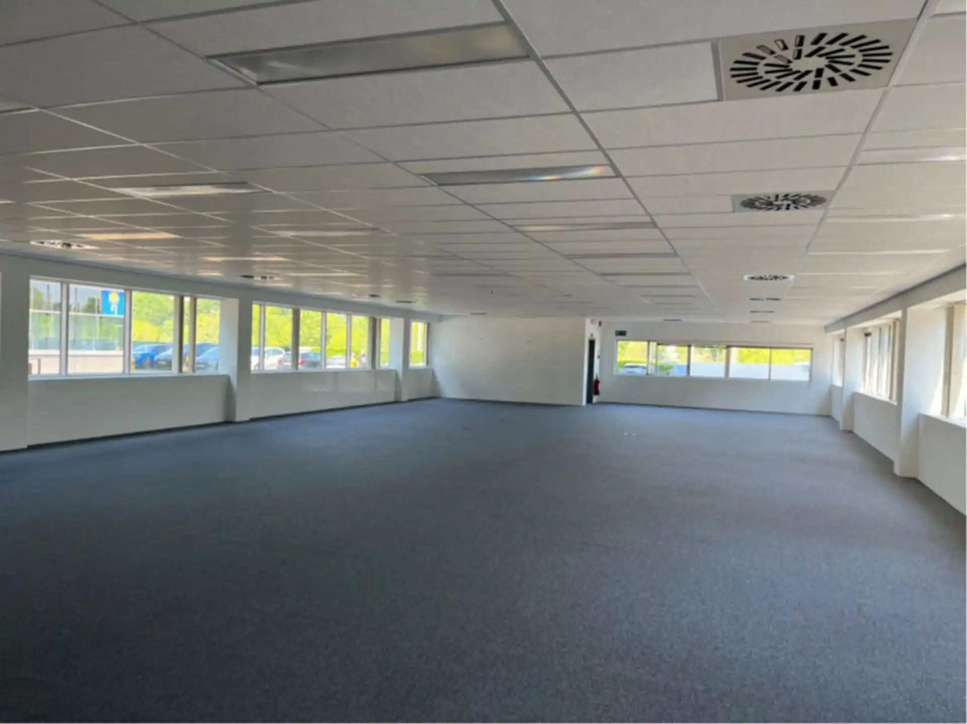 Kantoor 552m² op het glv te huur in het Axxes Business Park. foto 3