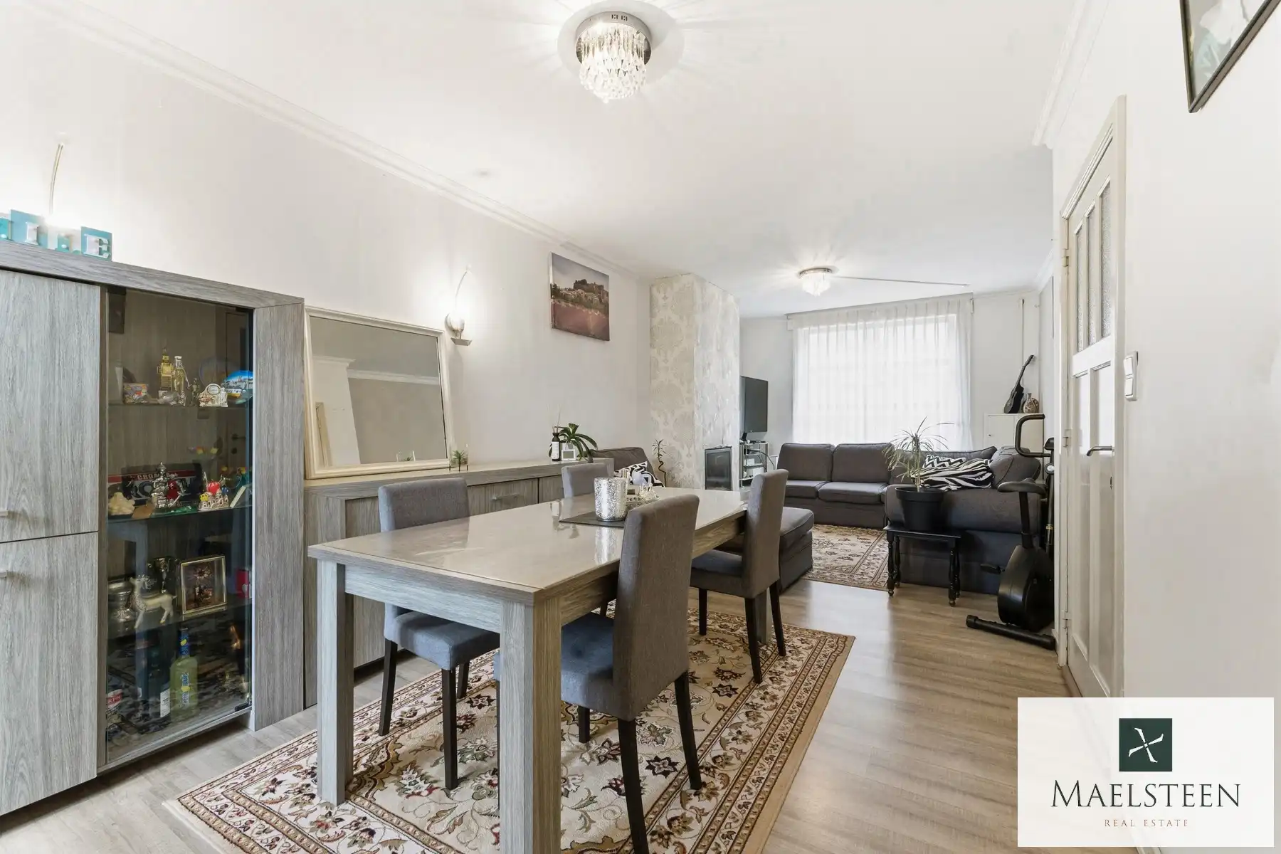 Op te frissen huis met 4 slaapkamers te Assebroek Brugge foto 2