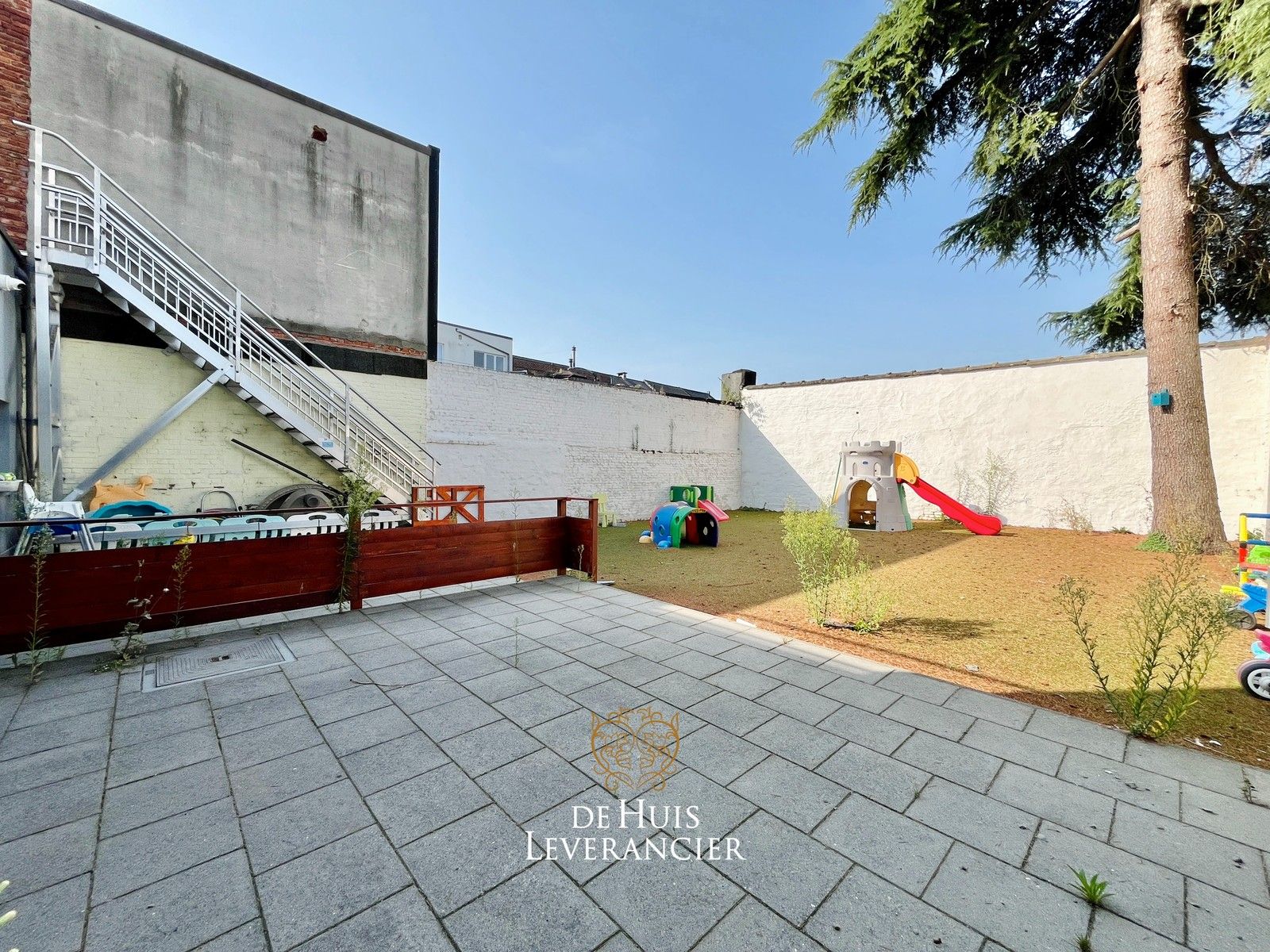 Uniek gebouw met handel en woongelegenheden te koop in Rumst foto 2