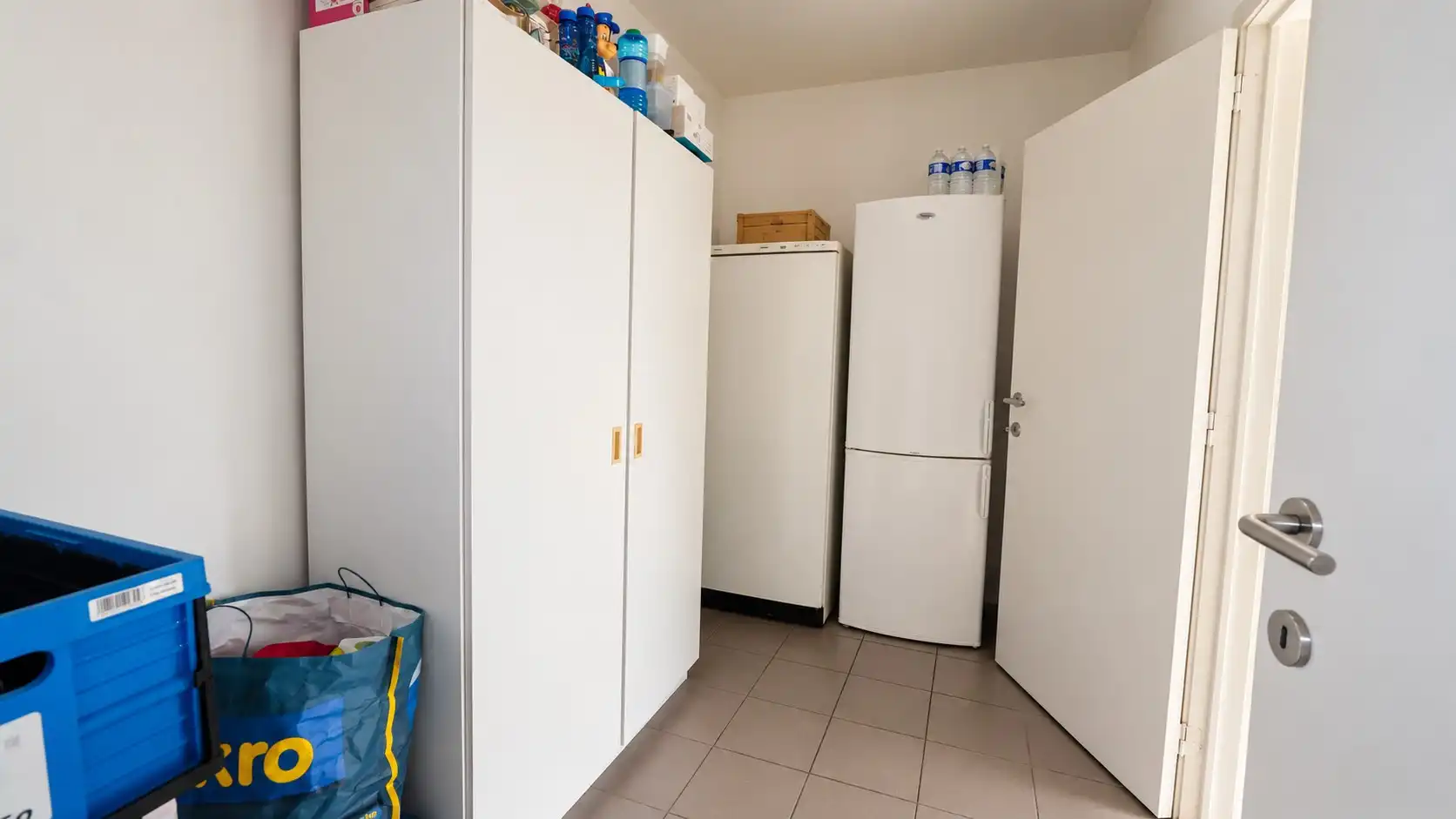 Ruime en lichtrijke gezinswoning met 3 slaapkamers, garage en zonnige tuin in Lokeren. foto 5