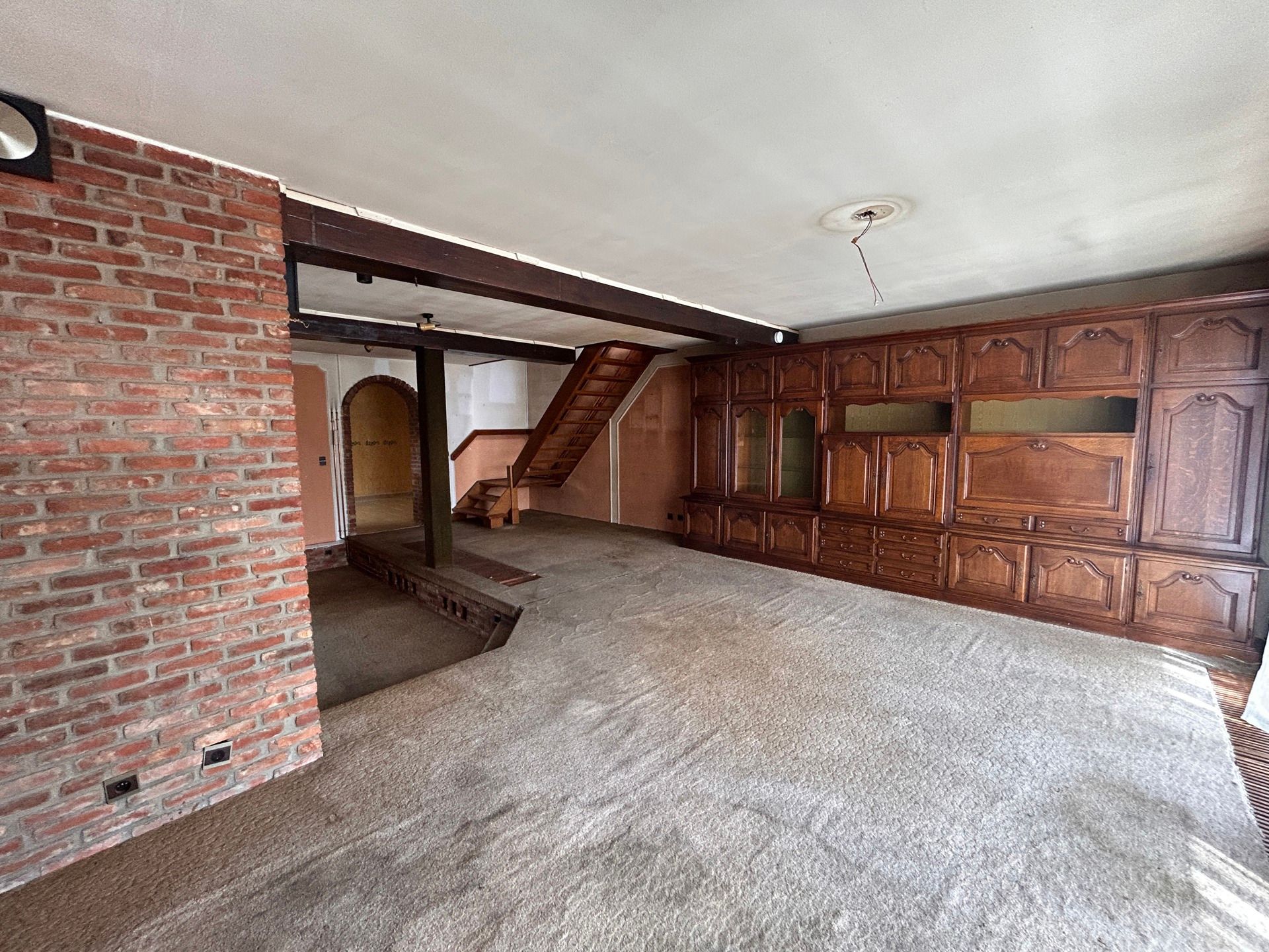 Te renoveren woning met 4 slpks op grondperceel van 933 m2 foto 5