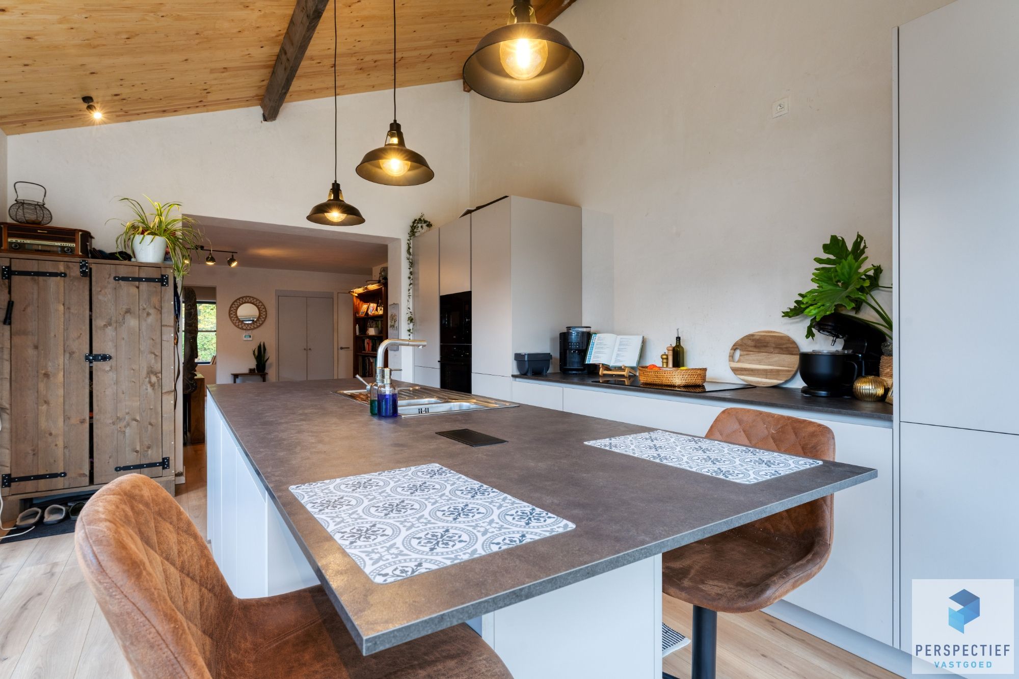 BEZOEKMOMENT ZATERDAG 6/12 VAN 16U30 TOT 18U | Uiterst GOED gelegen VERNIEUWDE woning met GROTE tuin foto 12