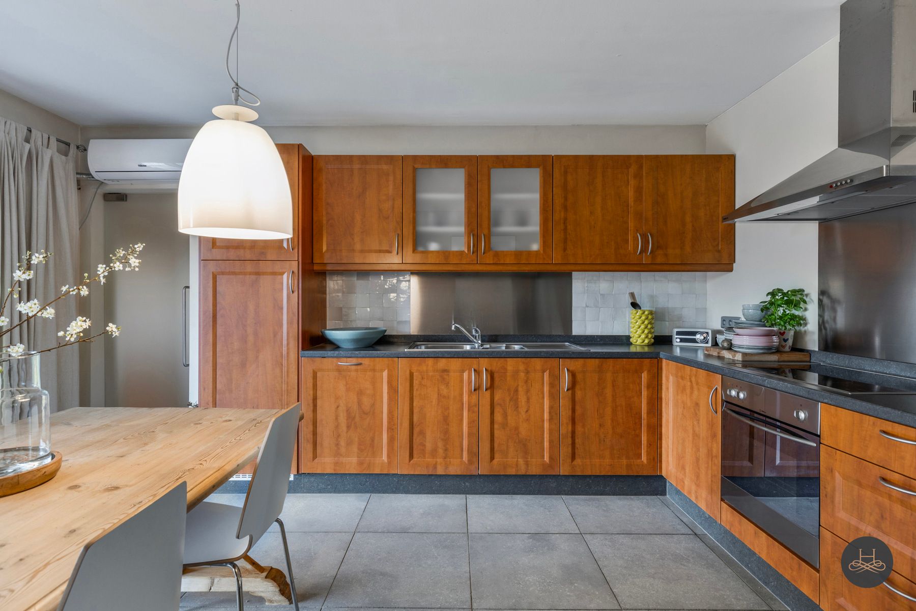 Uniek lichtrijk appartement met grote tuin, centrum Werchter foto 7