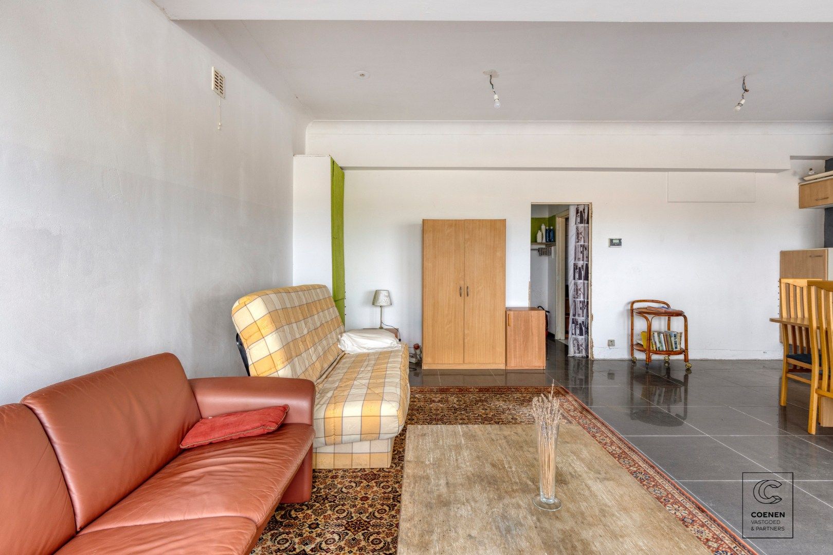 Handelshuis van 220 m², drie slaapkamers en veel potentieel! foto 2
