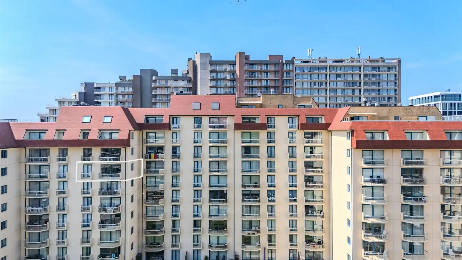 Uniek afgewerkt appartement zongericht in perfecte staat foto 3
