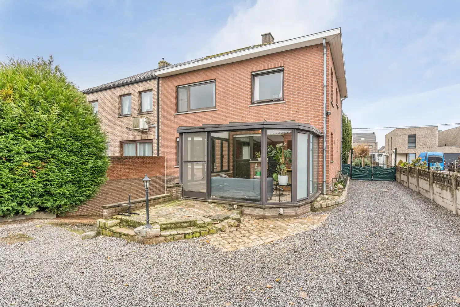 Halfopen gezinswoning met 3 slaapkamers, kelder en aangename tuin in Nieuwerkerken foto 23