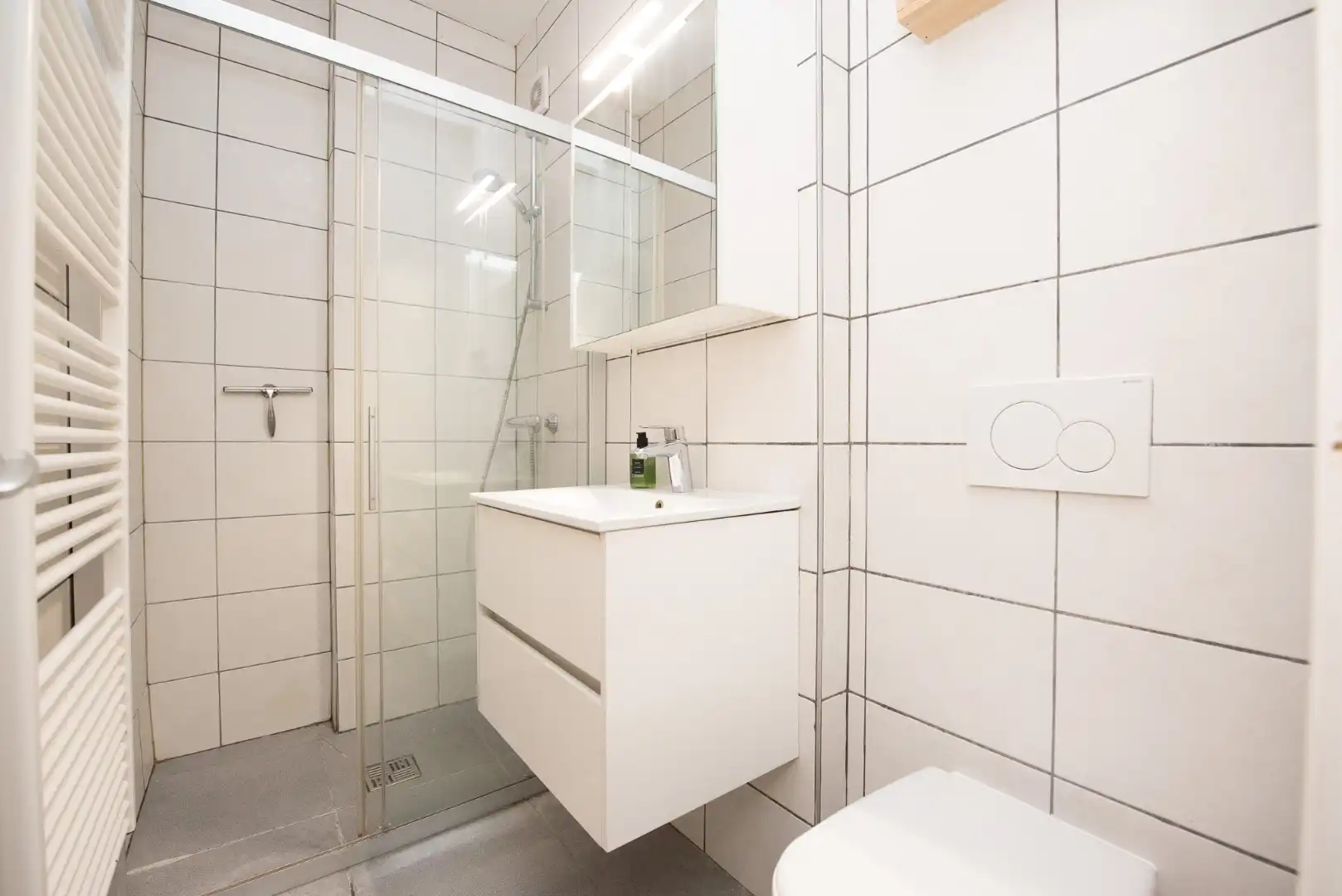 BEZOEKMOMENT VOLZET! Instapklaar appartement te Gent nabij Sint-Pieters station. foto 6