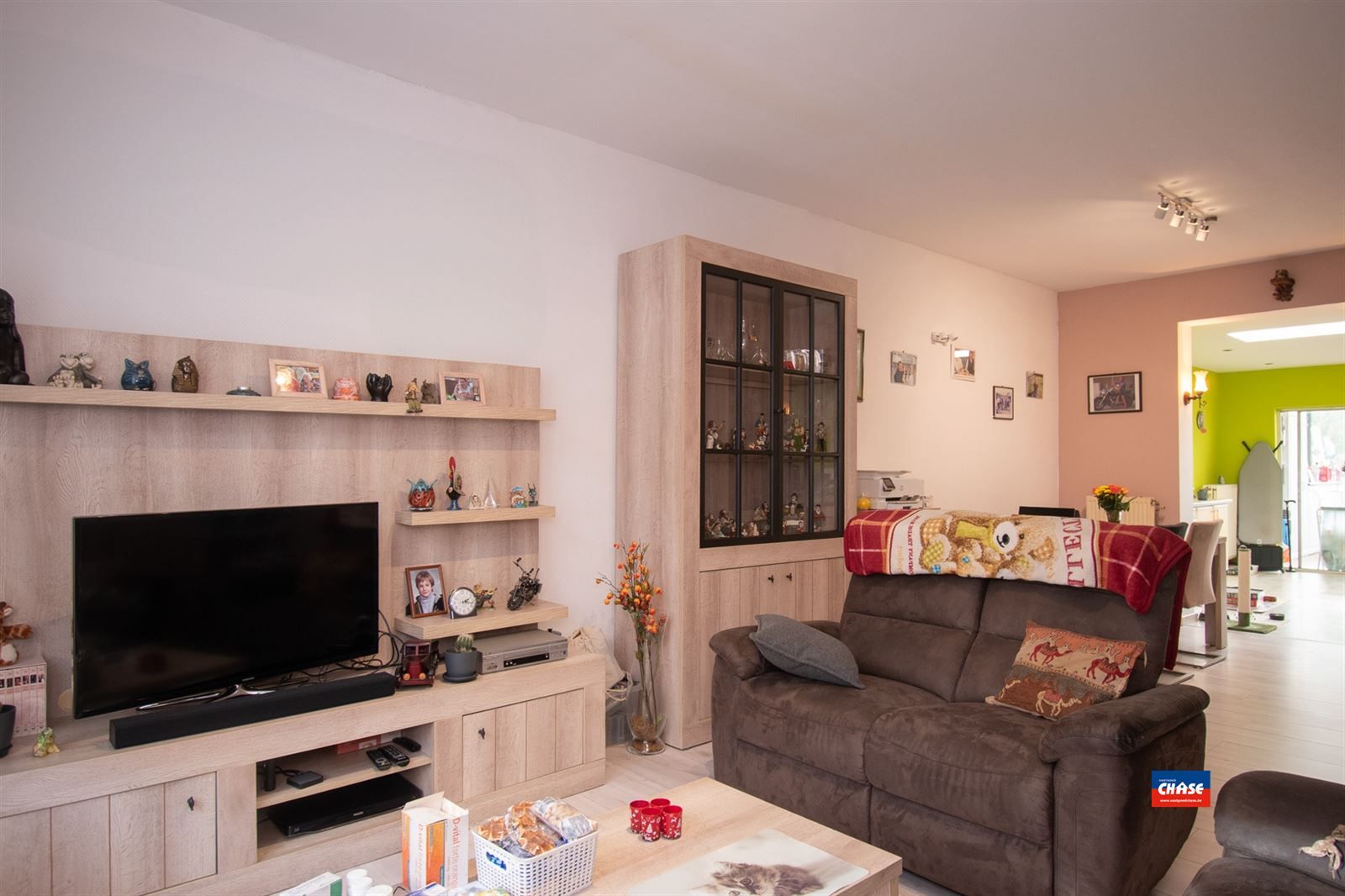 Rijwoning met drie slaapkamers en tuin foto 4