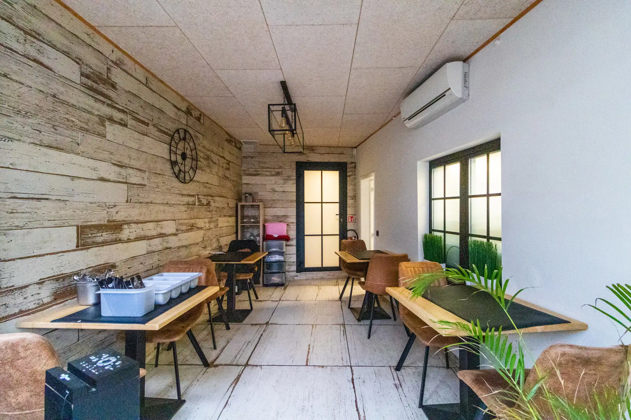 Commerciële ruimte te huur foto 11