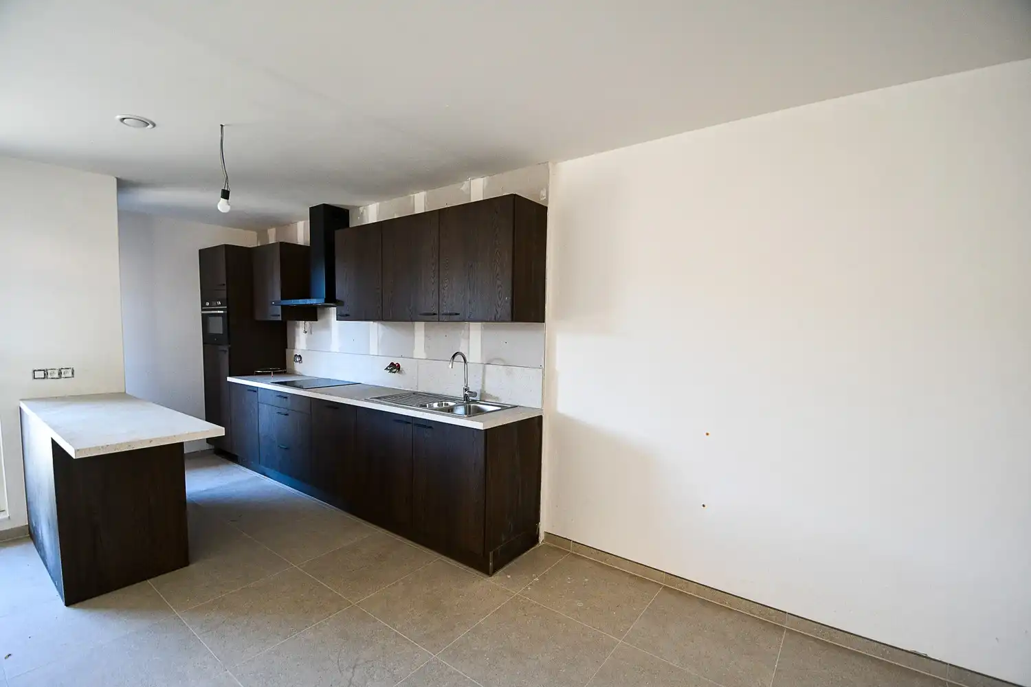 Lichtrijk 2-slaapkamerappartement met centrale ligging foto 2