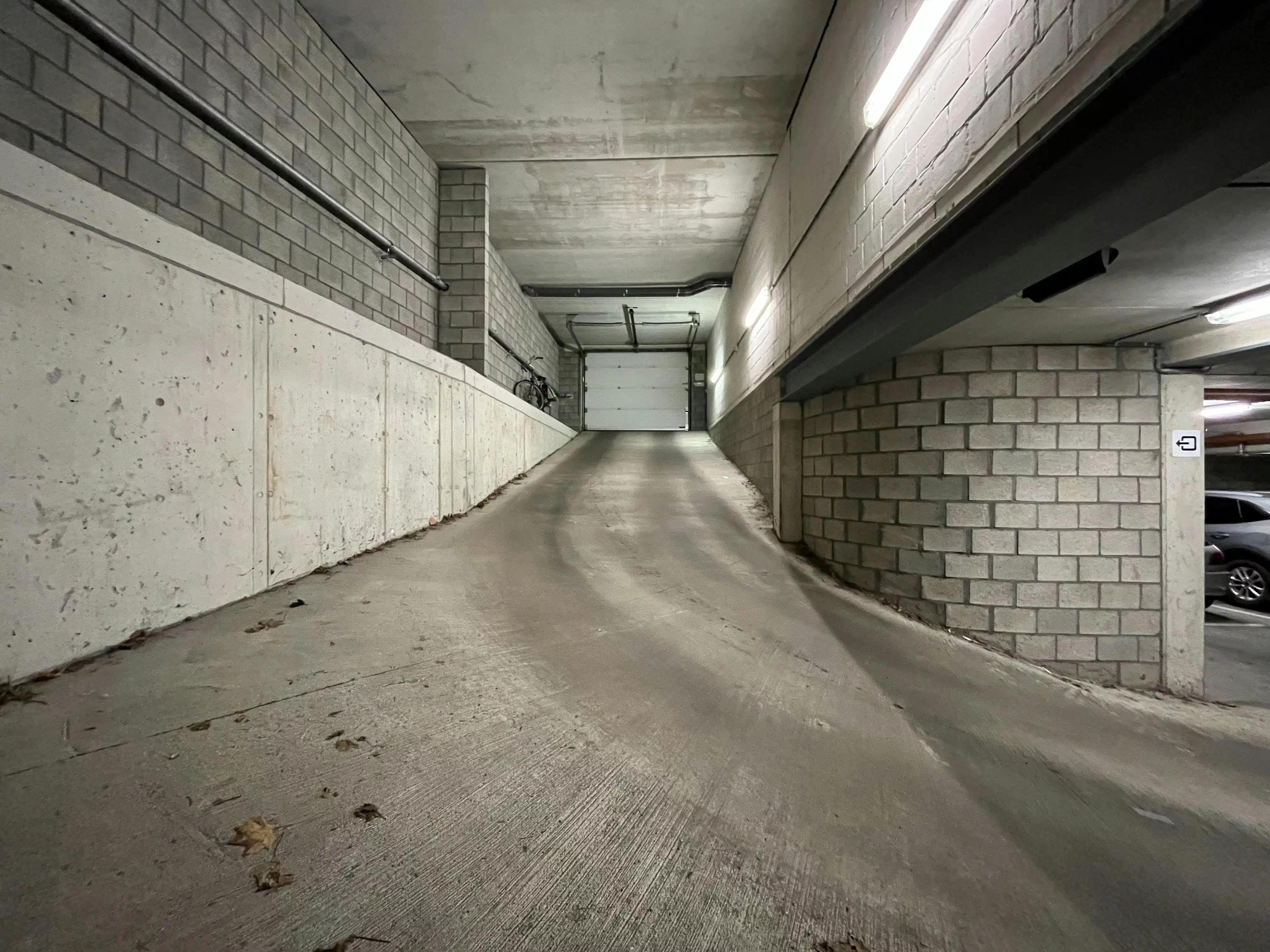 Vlot toegankelijke parkeerplaats + berging in Rijkevorsel foto 4