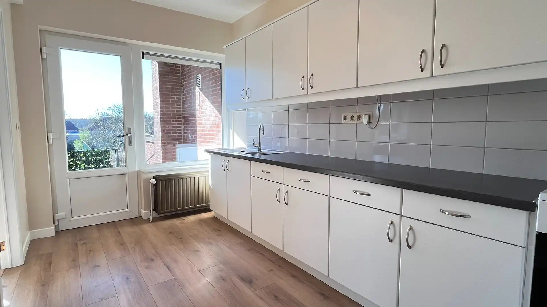 Appartement met drie slaapkamers, terras, kelderberging en garage. foto 7