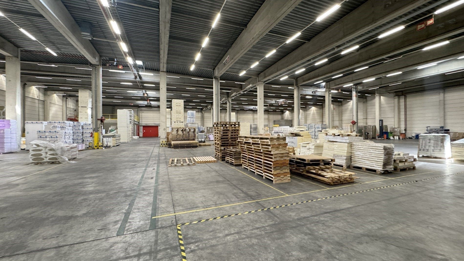Loods met kantoor te huur nabij E19 in Mechelen foto 7