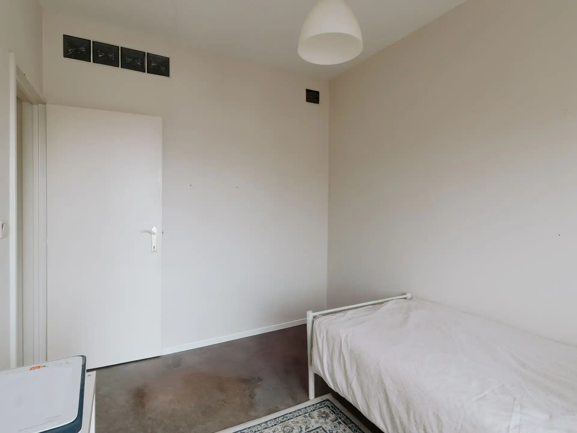 Lichtrijk 2‑slpk appartement met twee terrassen in Wilrijk! foto 7