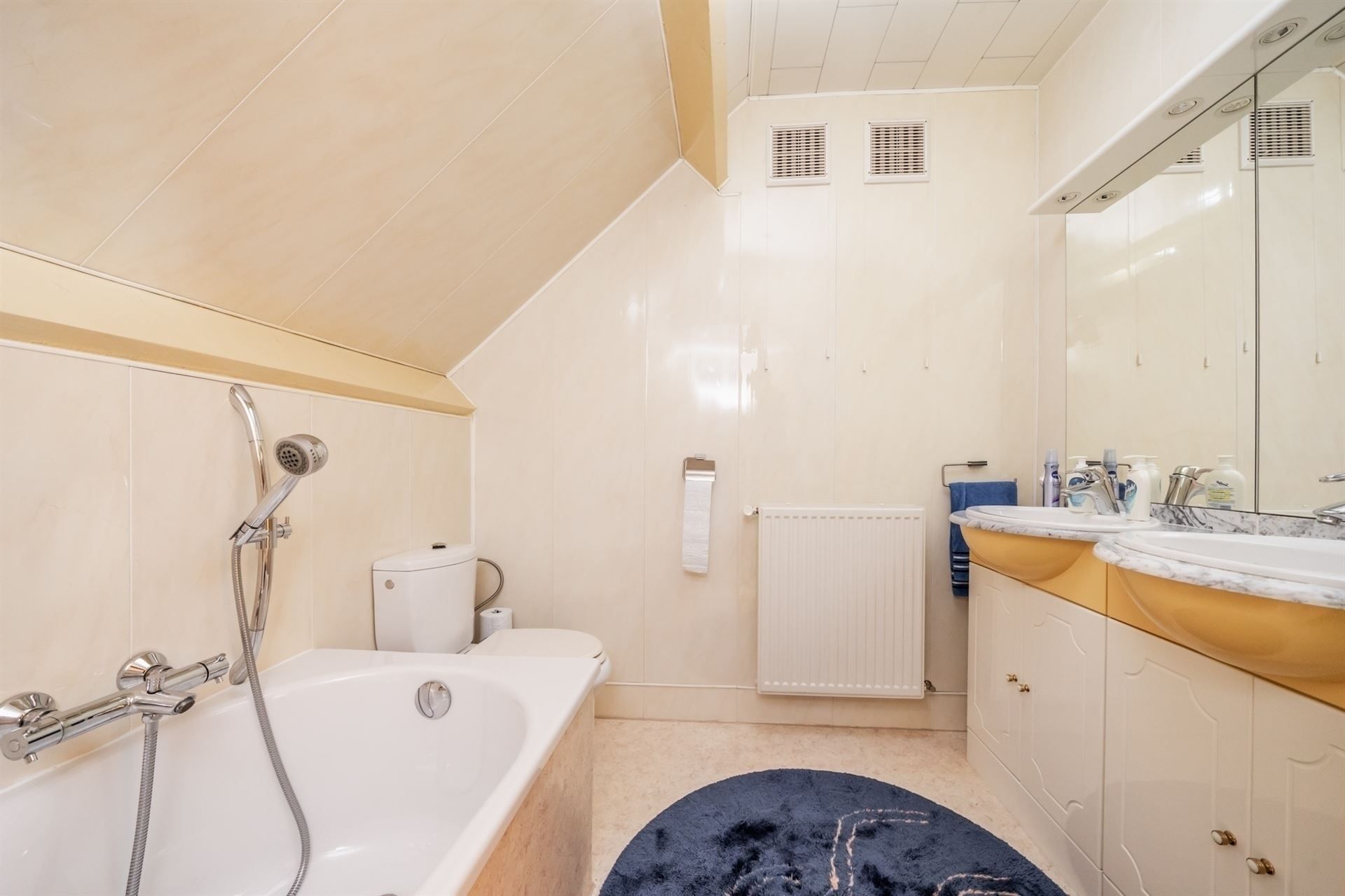 Zeer rustig gelegen villa op een perceel van 3.626 m² foto 19