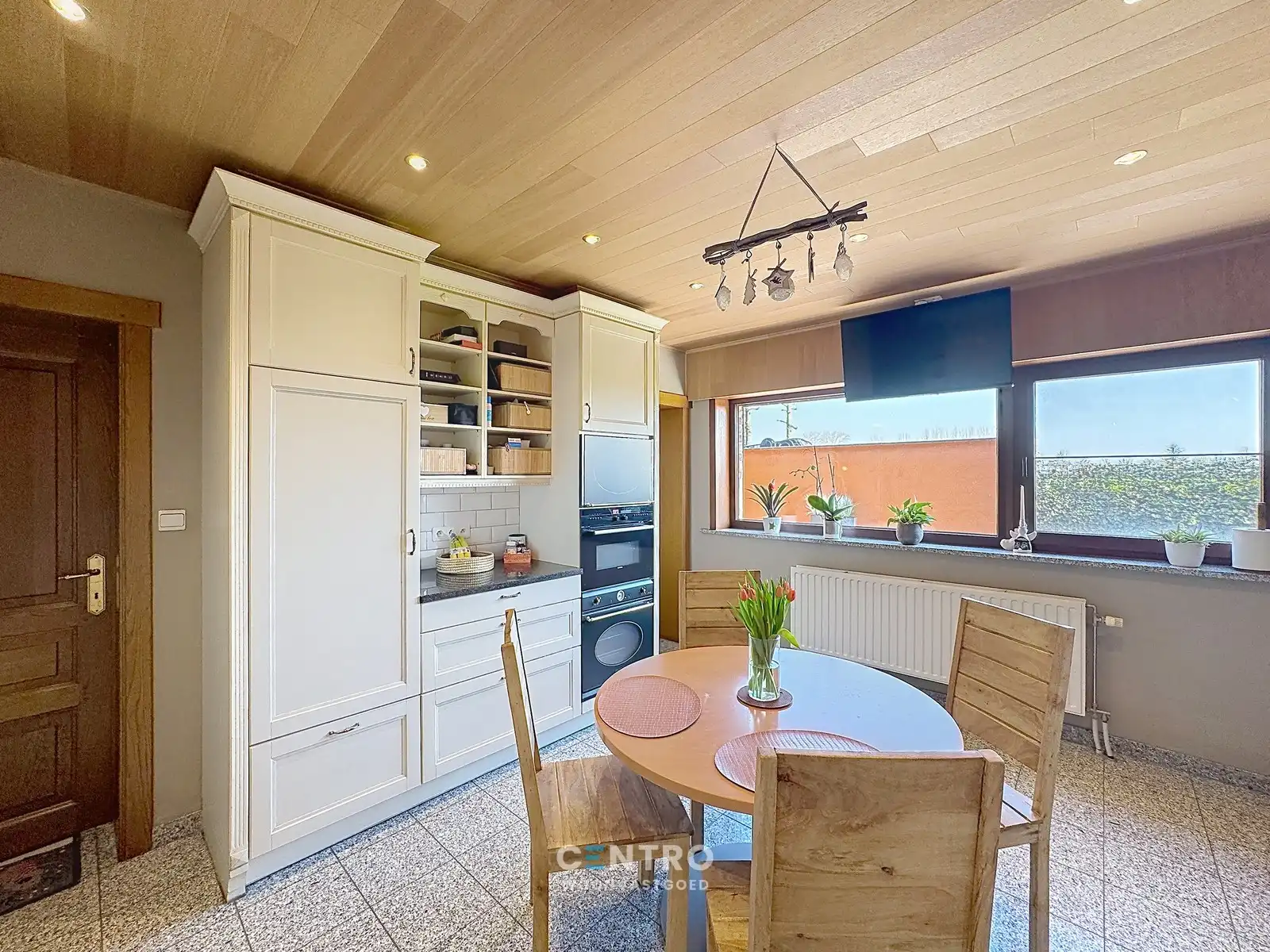 Magazijn met woonst op interessante ligging te Gistel! foto 27